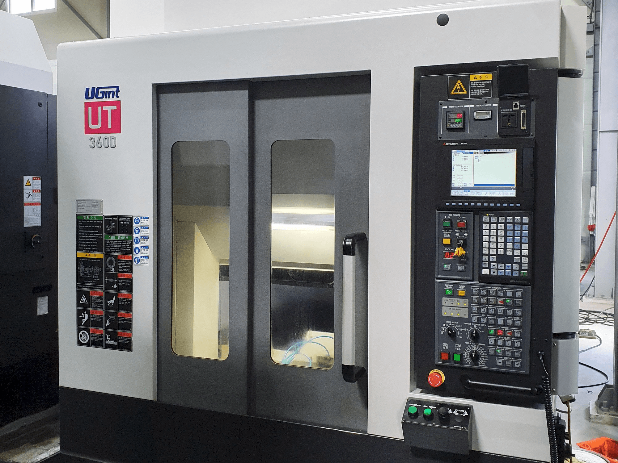 Koneen UGINT UT360D etunäkymä