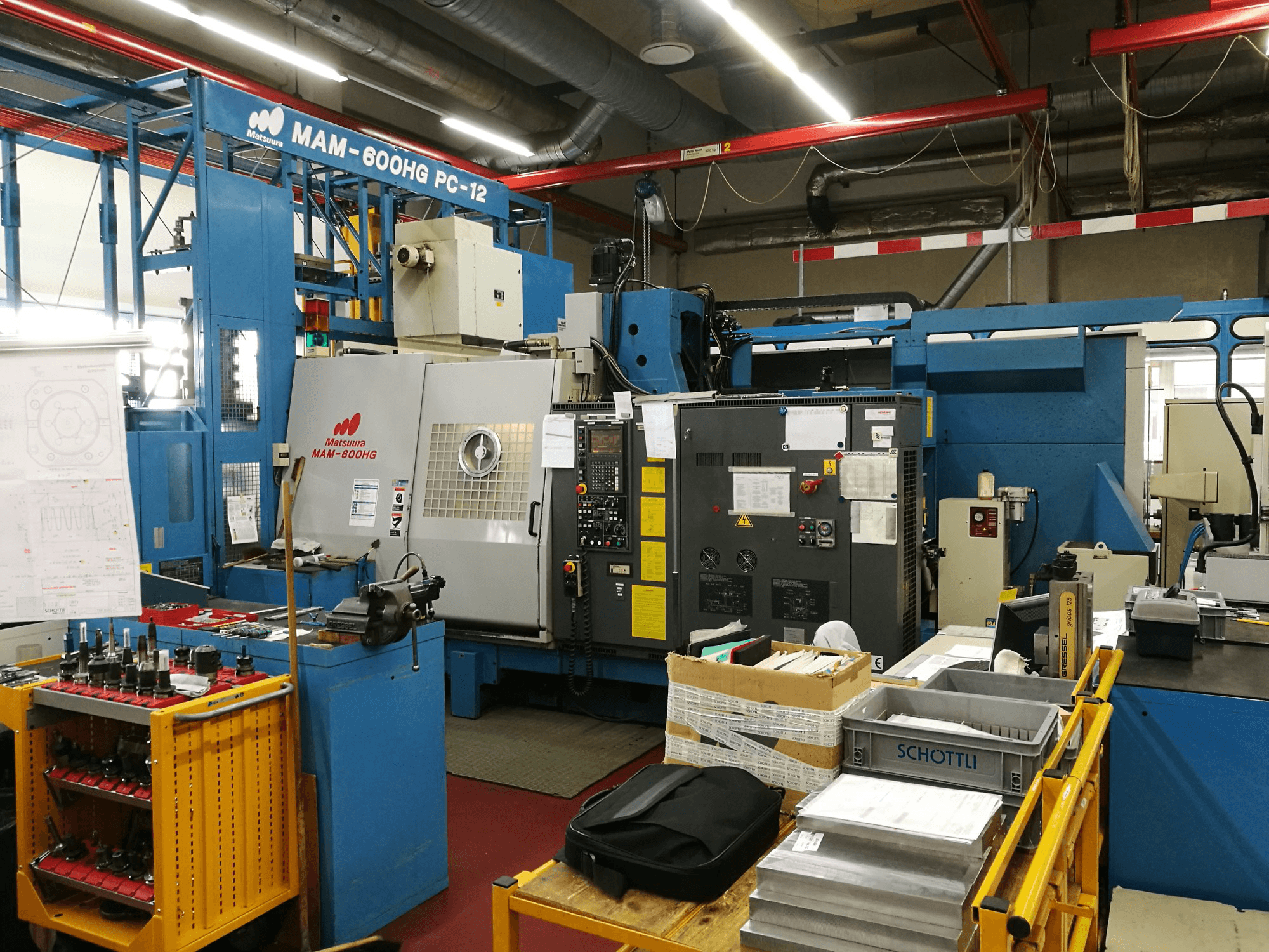 Koneen Matsuura etunäkymäMAM 600HG PC-12