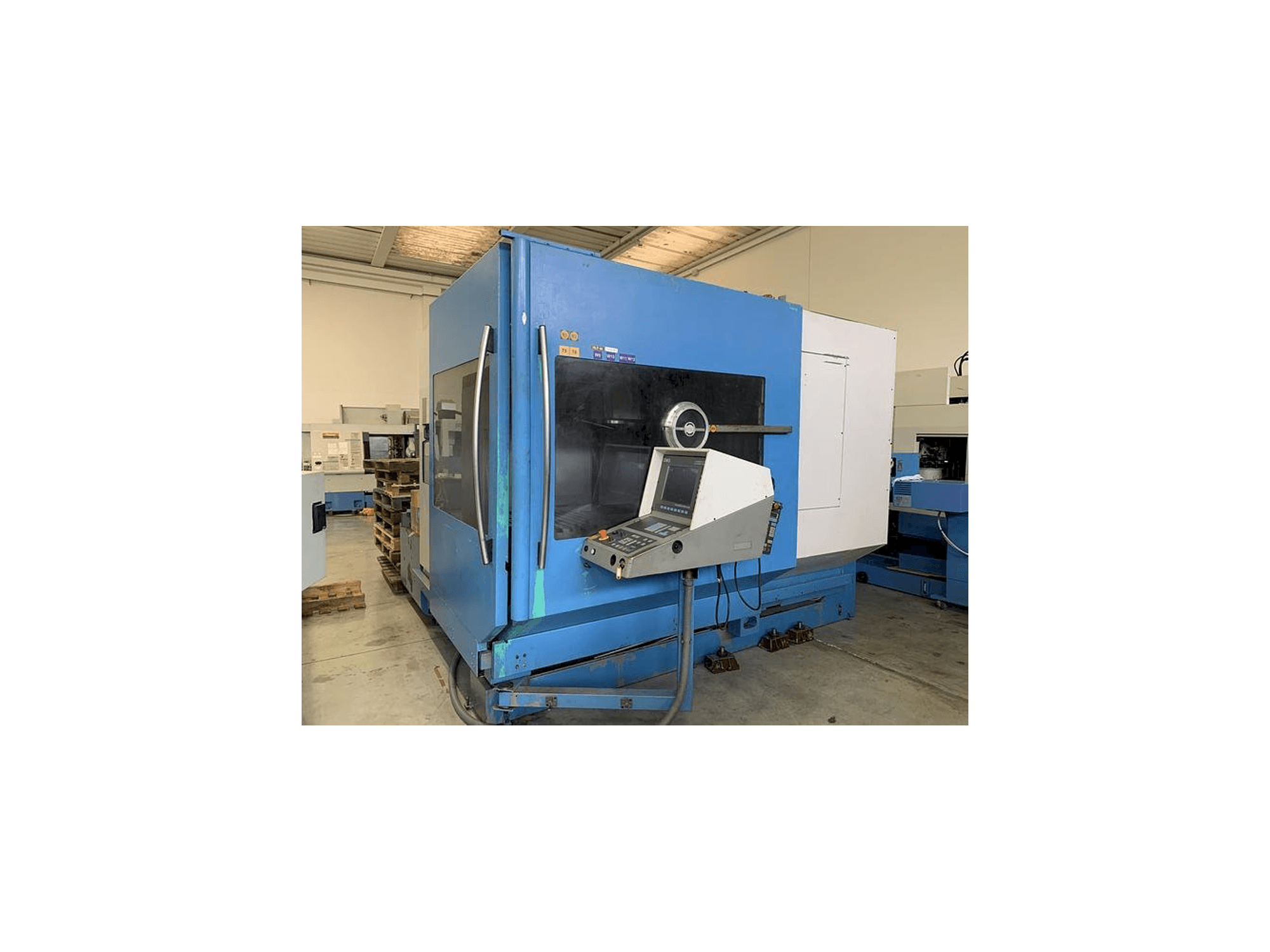 Koneen DECKEL MAHO DMU 80 etunäkymä