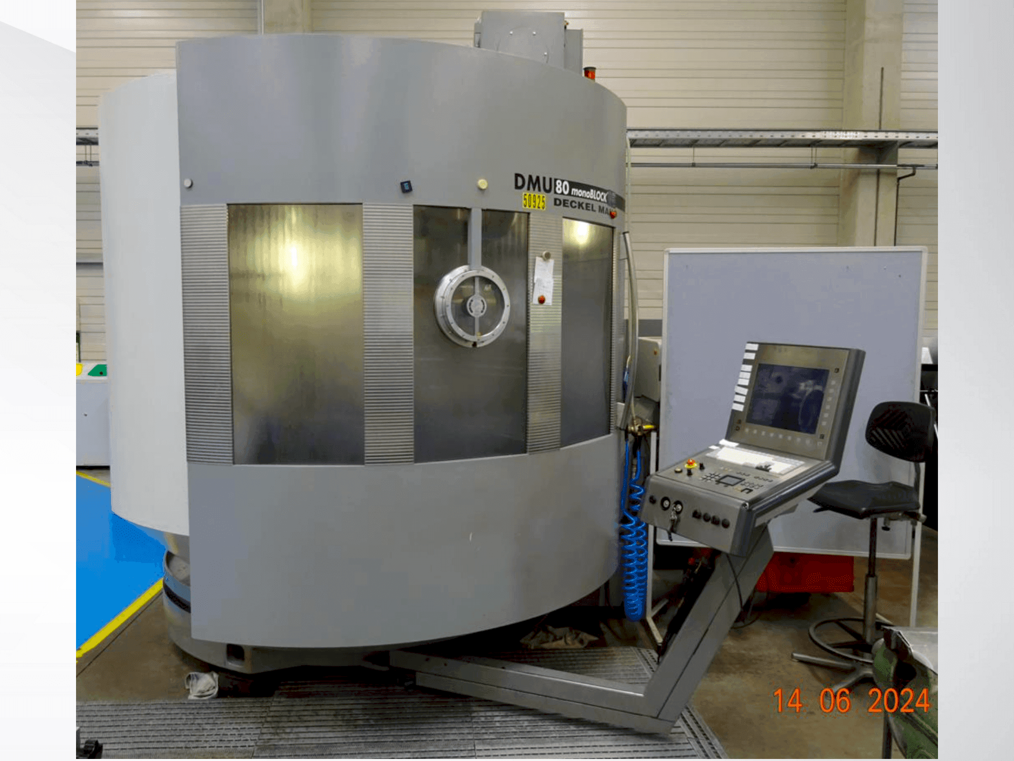 Koneen DMG DMU 80 MonoBlock sivunäkymä