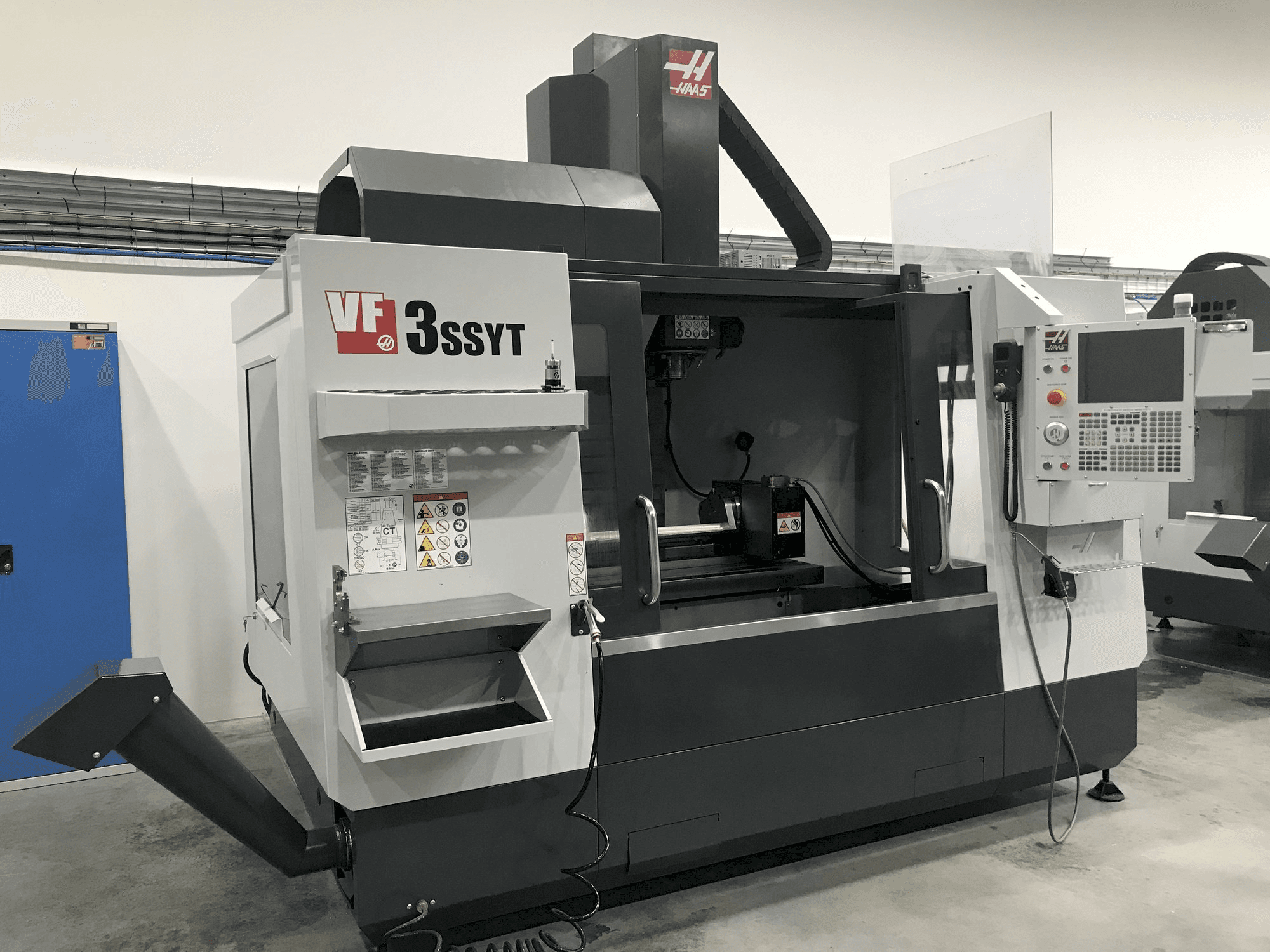Koneen HAAS VF-3 SSYT etunäkymä