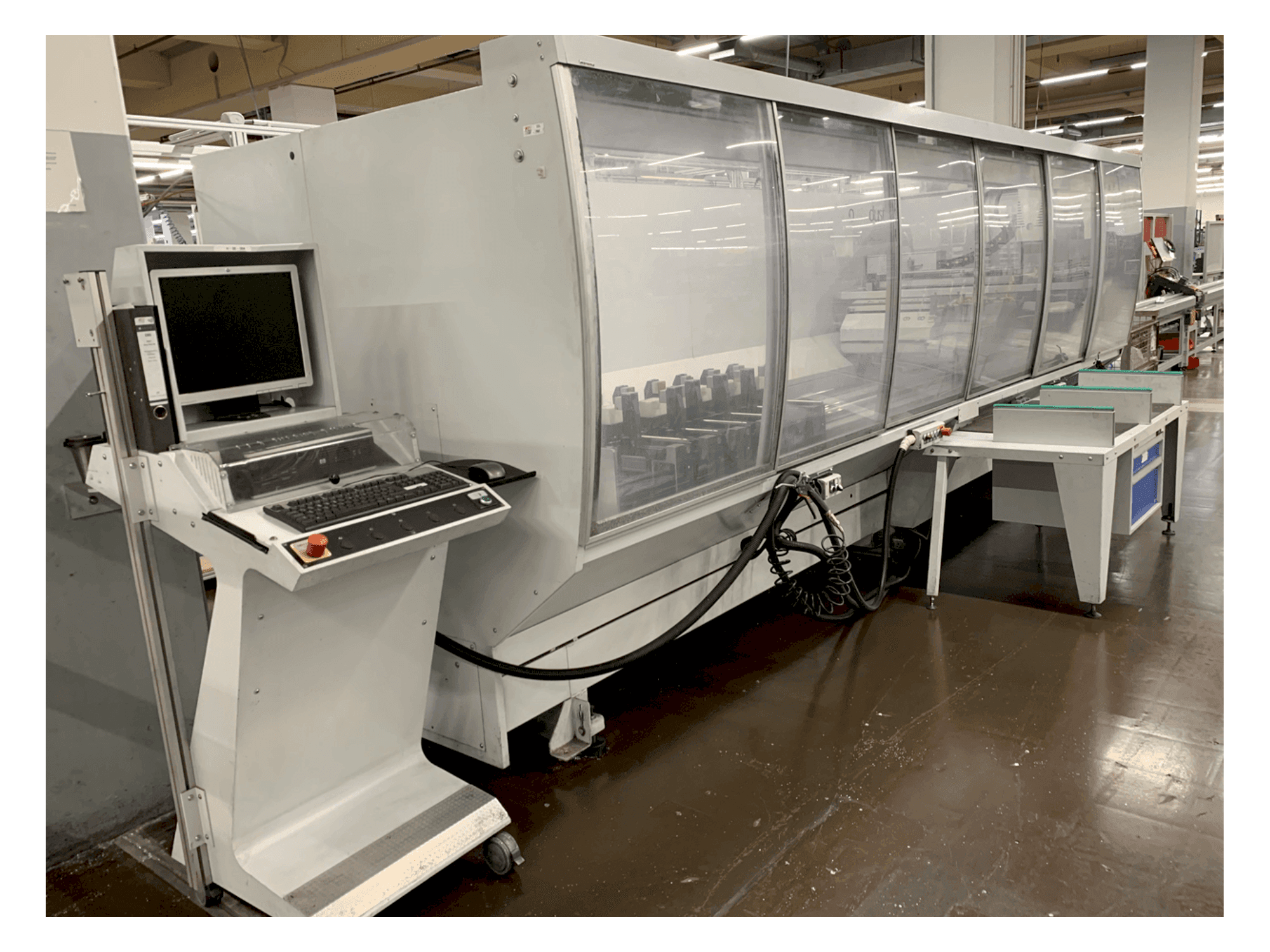 Koneen FomIndustrie Dali 40 vasemman sivun näkymä