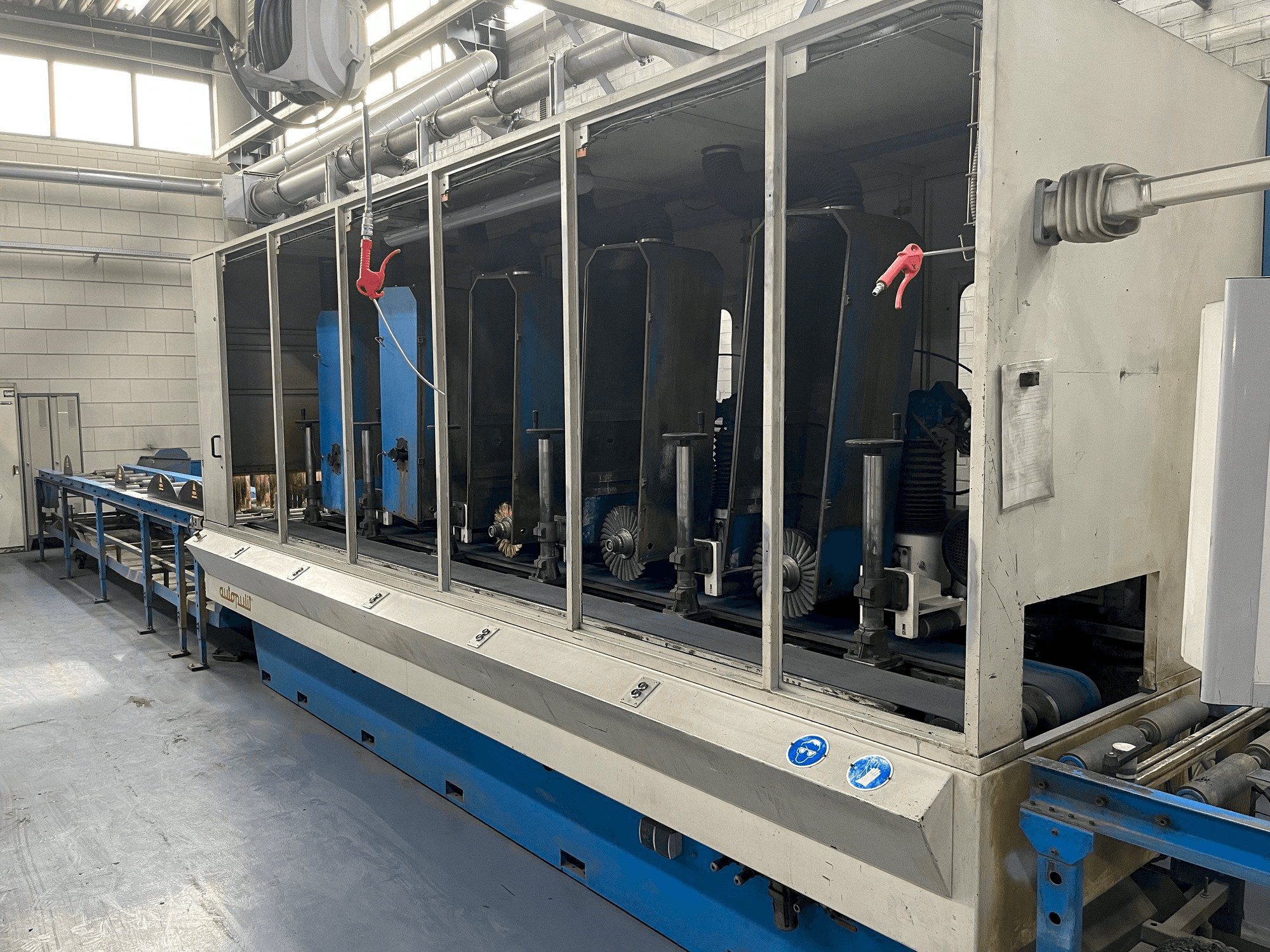 Koneen Autopulit E4R-200/5UP etunäkymä