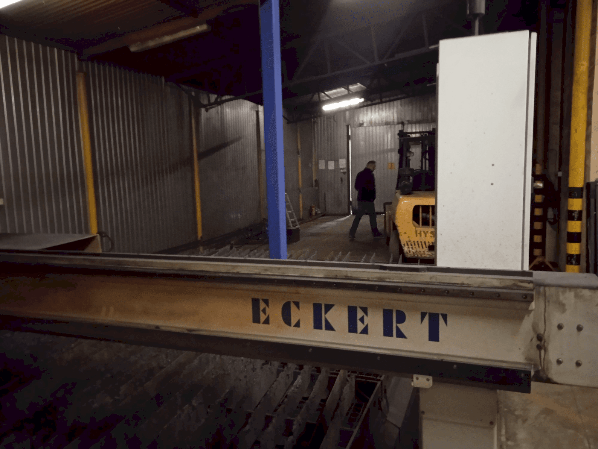 Koneen ECKERT SZAFIR BL2 etunäkymä