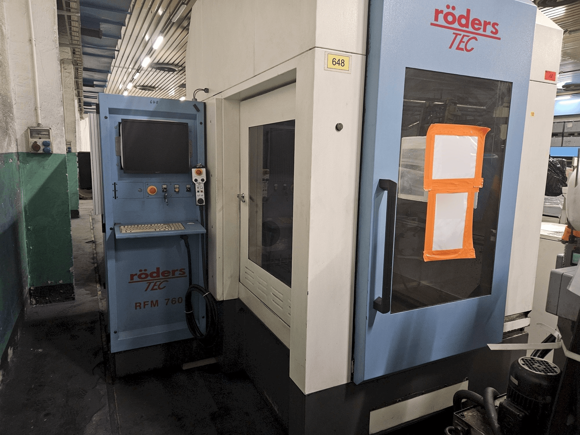 Koneen RÖDERS RFM 760/2 etunäkymä