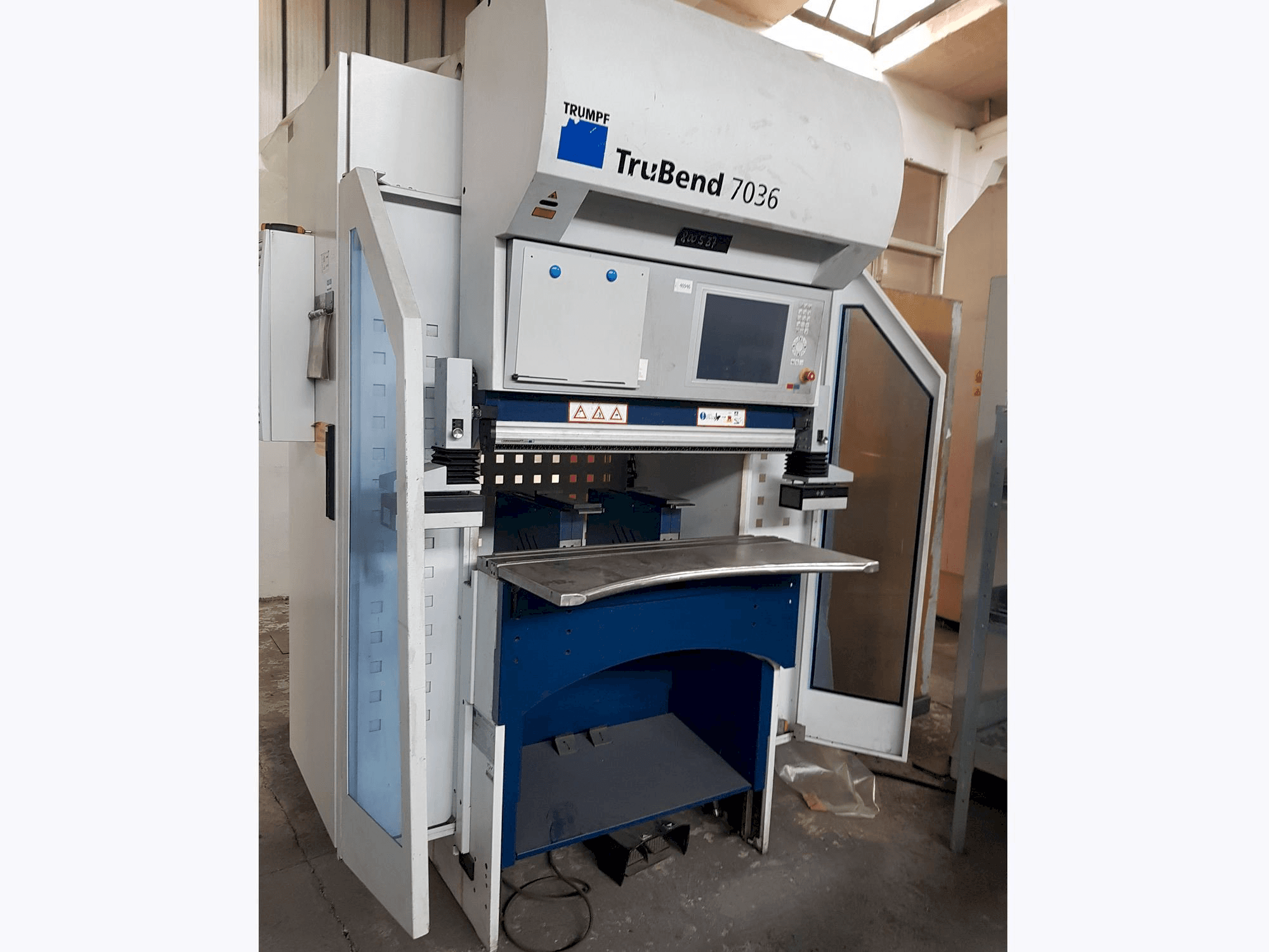 Koneen Trumpf TruBend 7036 etunäkymä