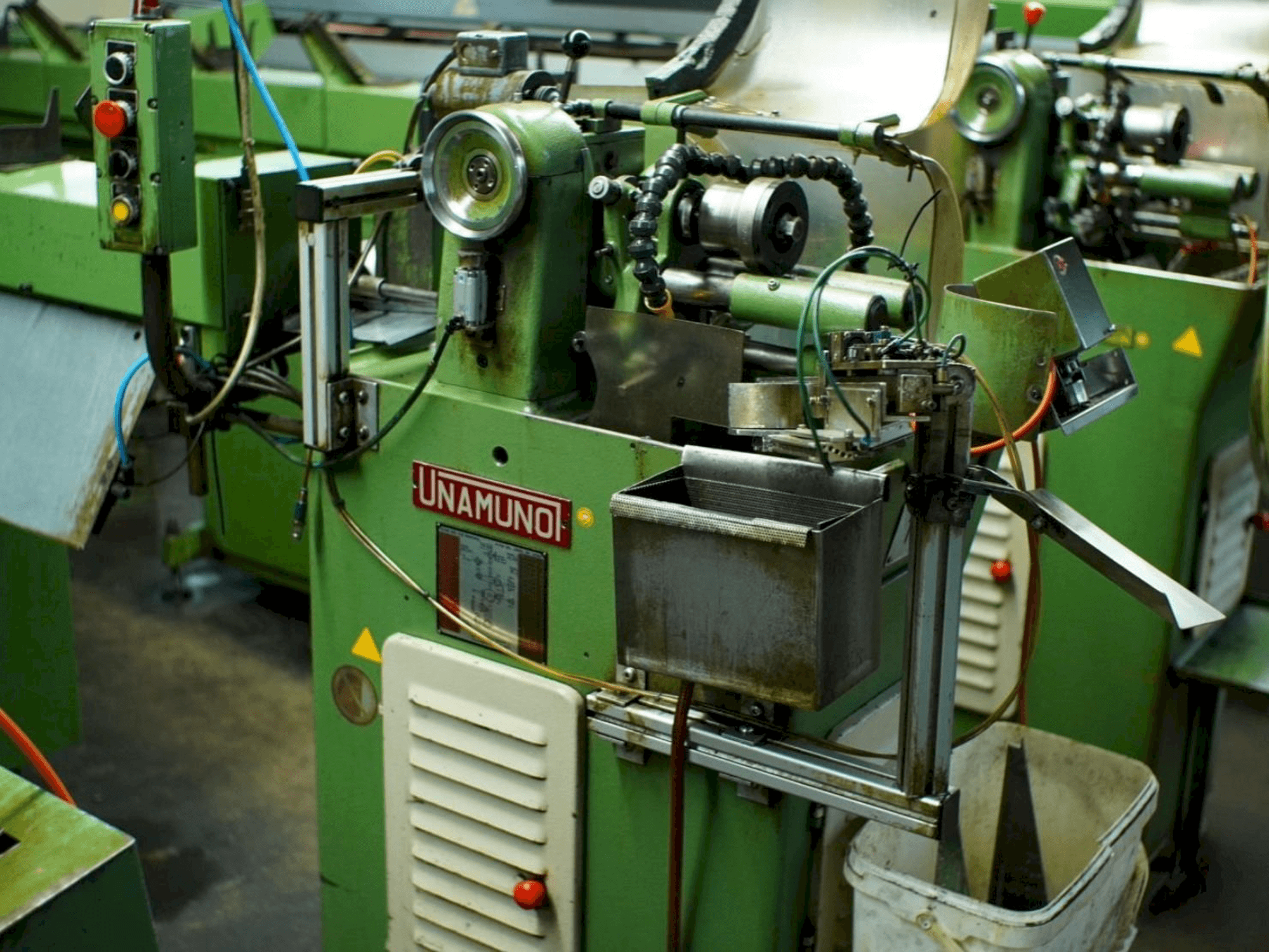 Koneen UNAMUNO TA-16-B etunäkymä