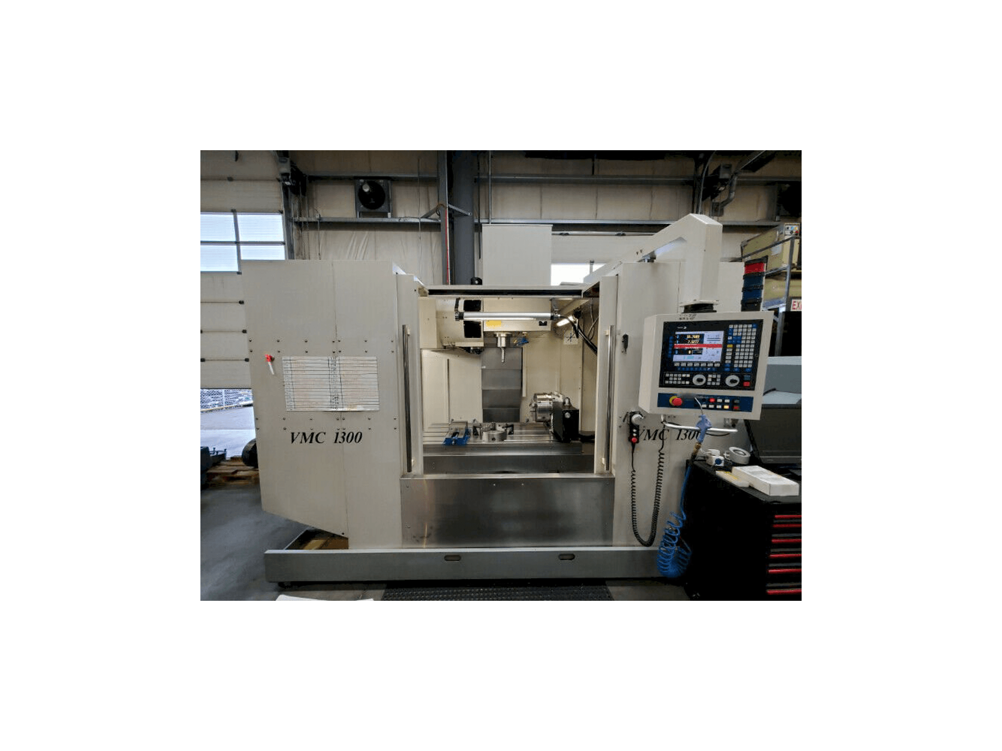 Koneen Modern Microcut VMC 1300 etunäkymä