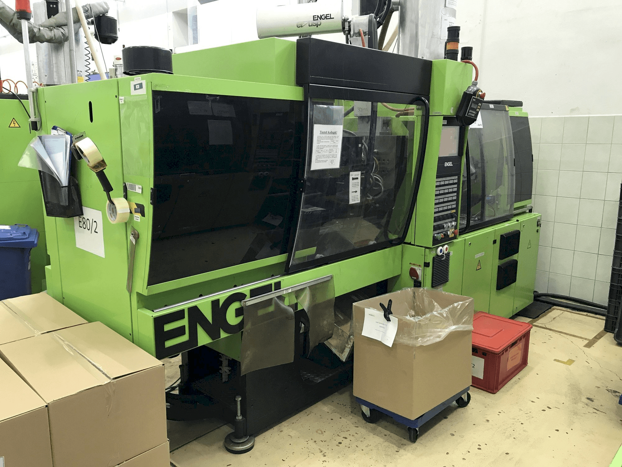 Koneen ENGEL VC 330/80 Tech etunäkymä