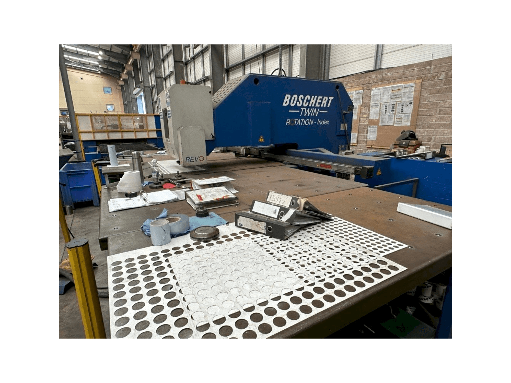 Koneen Boschert Twin 1000 Inde etunäkymä