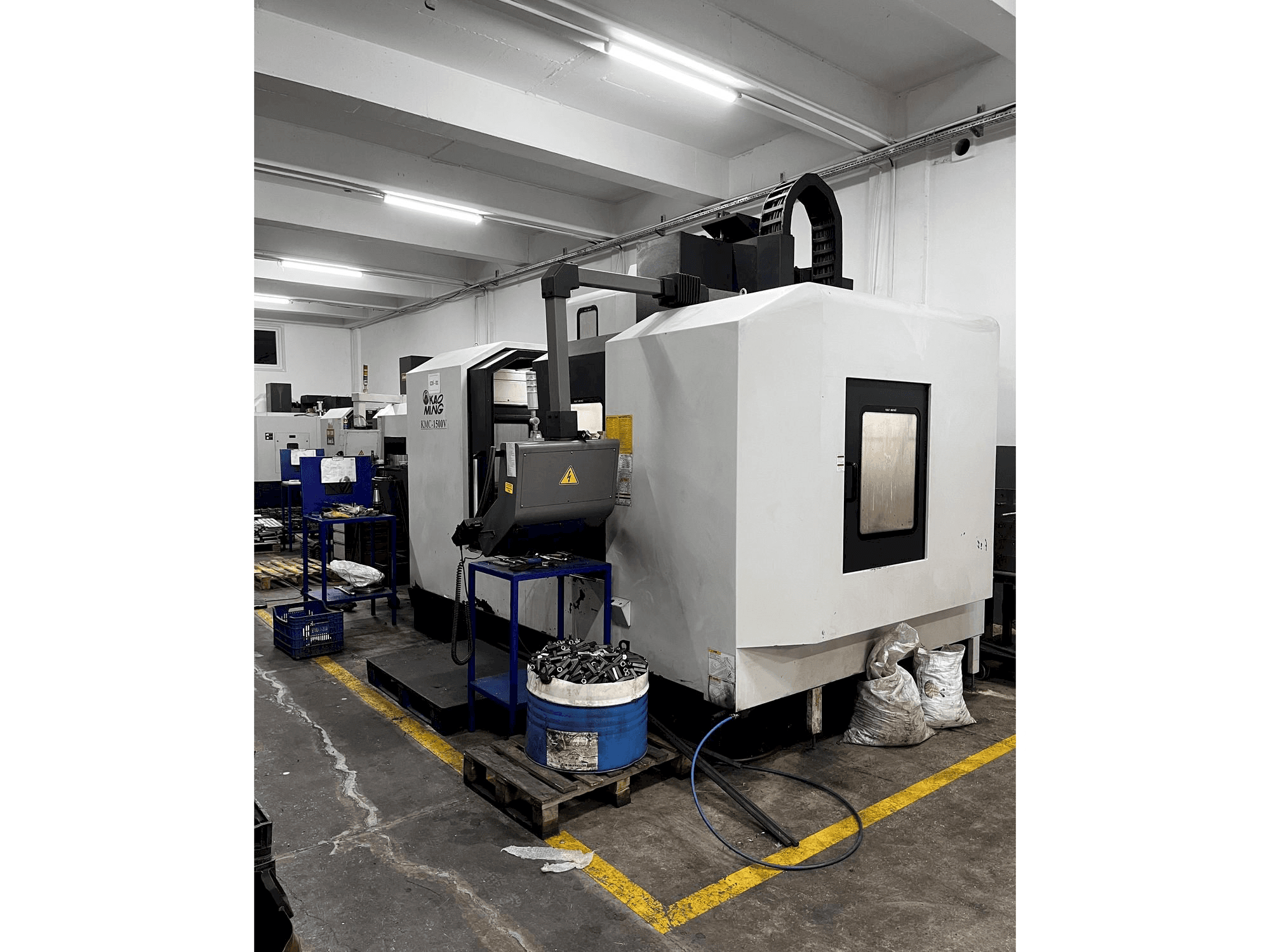 Koneen KAOMING KMC 1500V etunäkymä