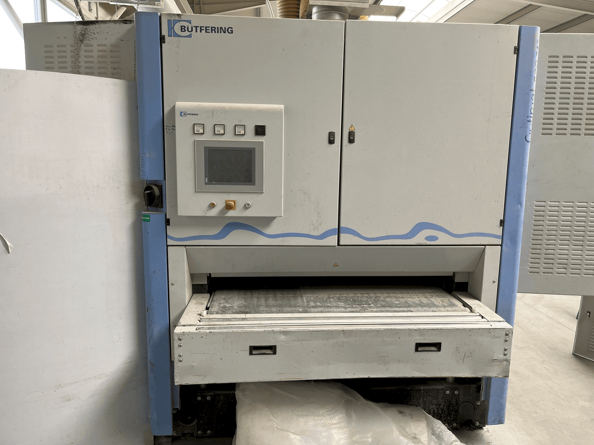 Koneen BUTFERING OPTIMAT SCO313 MRR etunäkymä