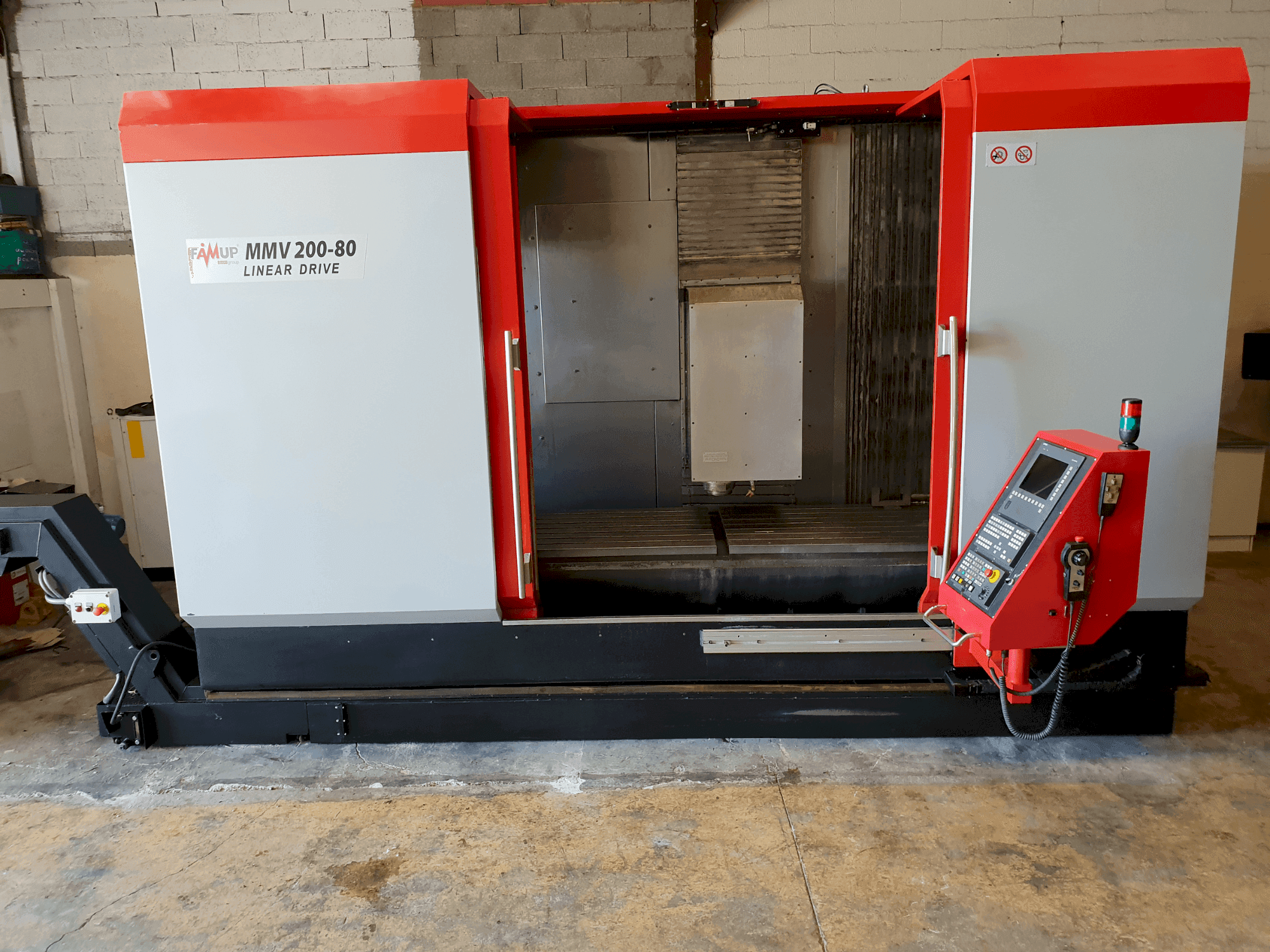 Koneen FAMUP MMV 200-80 Linear Drive etunäkymä