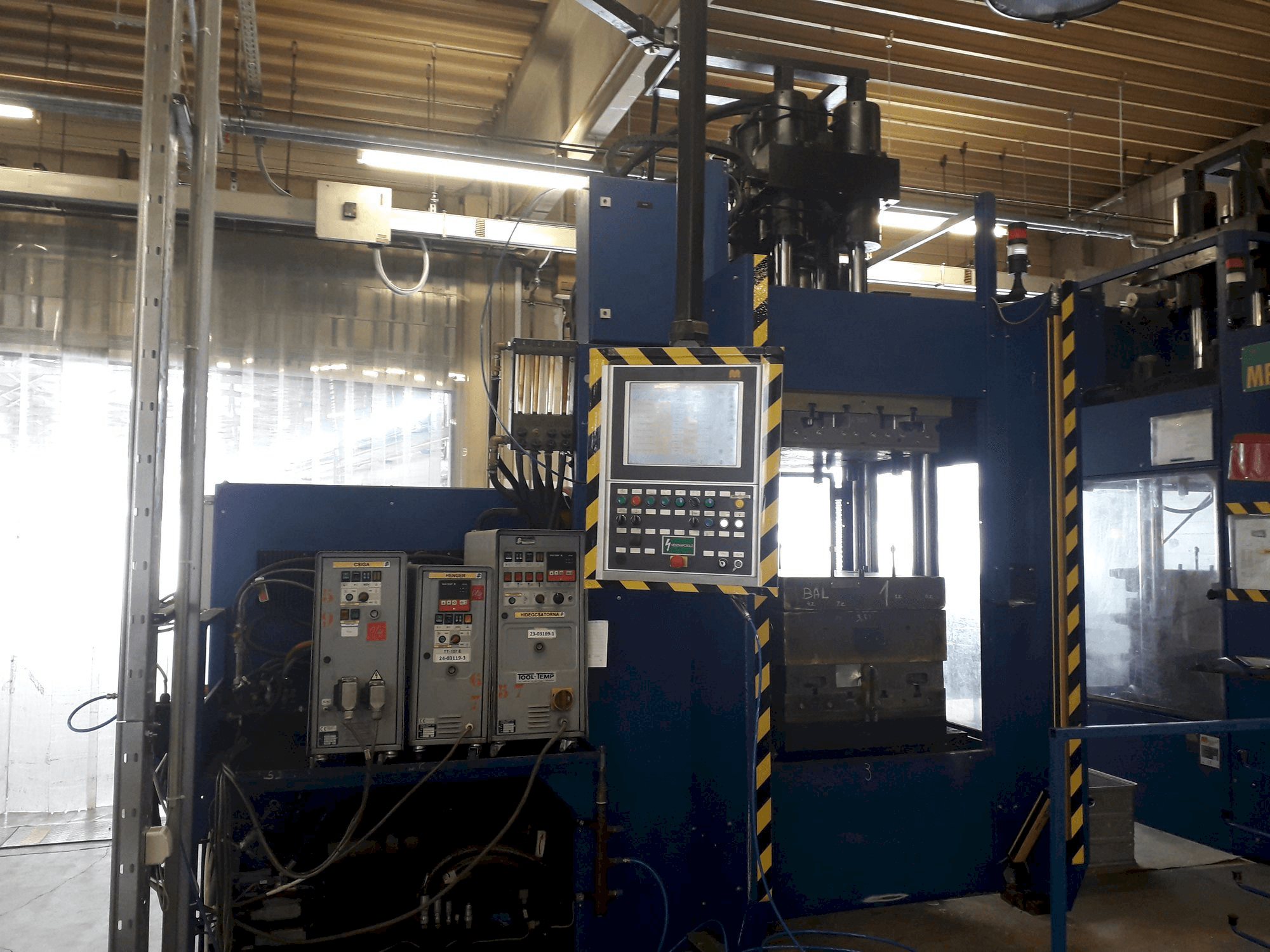 Koneen MAPLAN MTF2000/250 etunäkymä