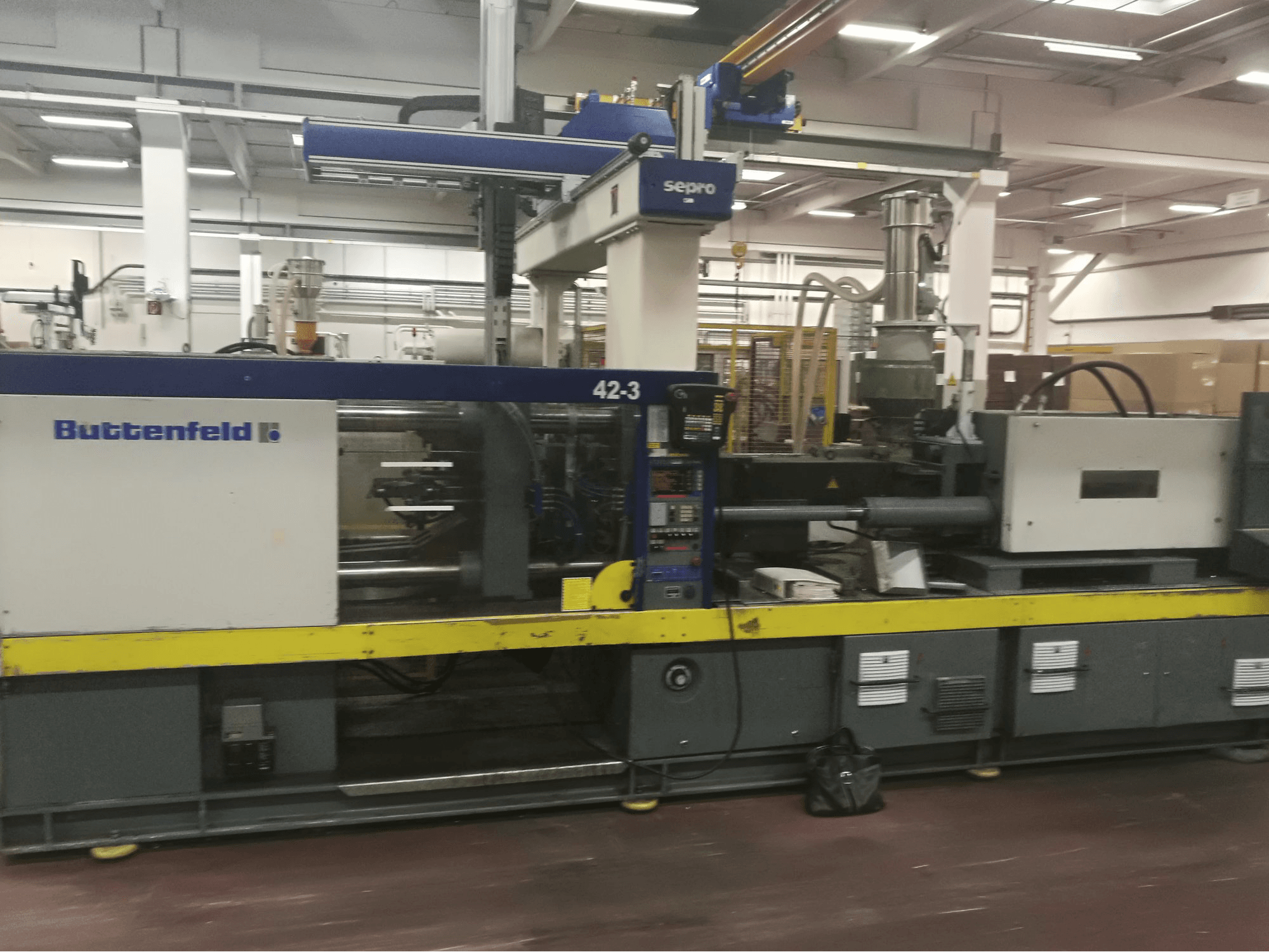 Koneen Battenfeld etunäkymäBKT 2500/1250