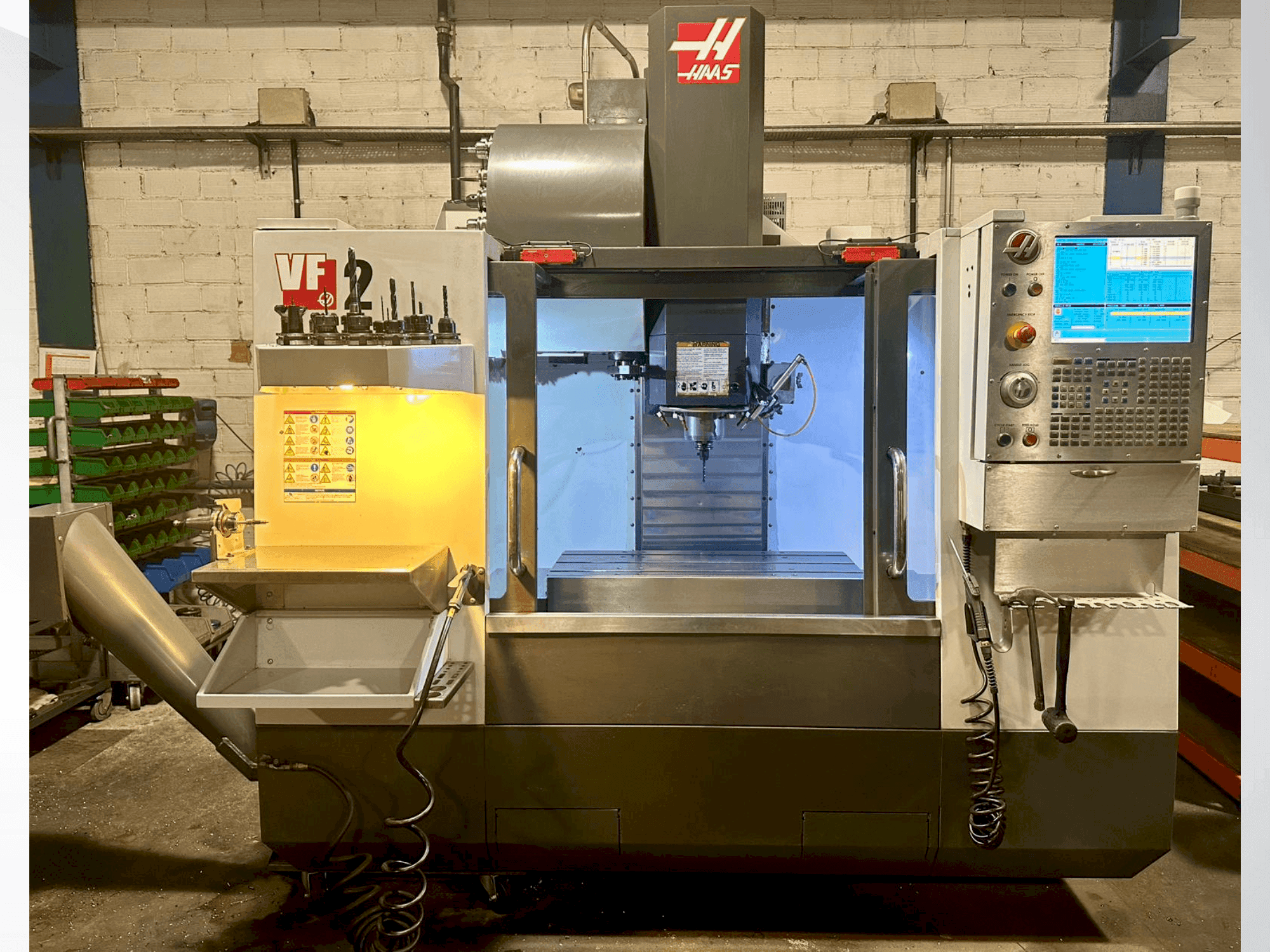 Koneen HAAS VF-2 etunäkymä