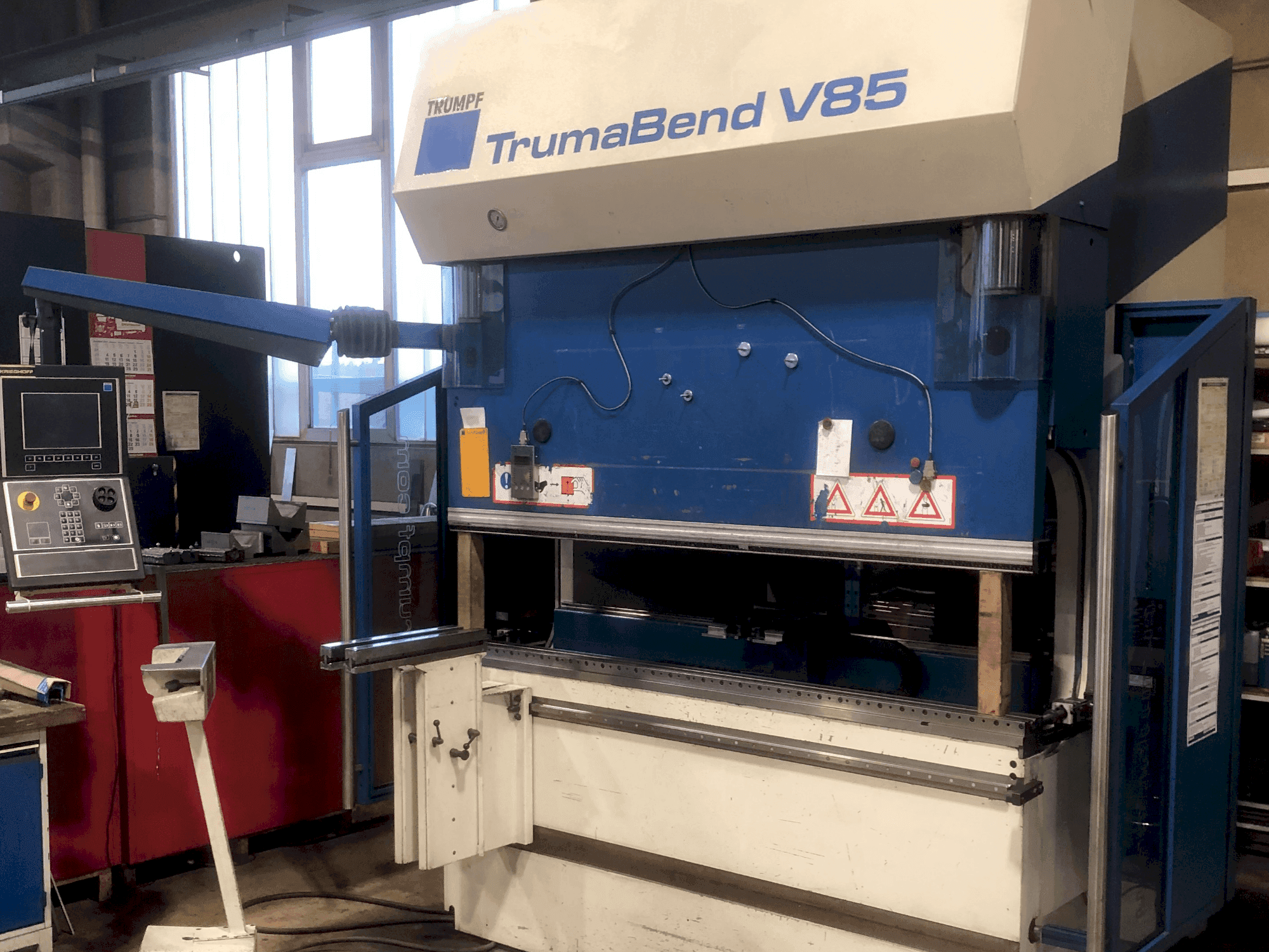 Koneen TRUMPF TrumaBend V85X etunäkymä
