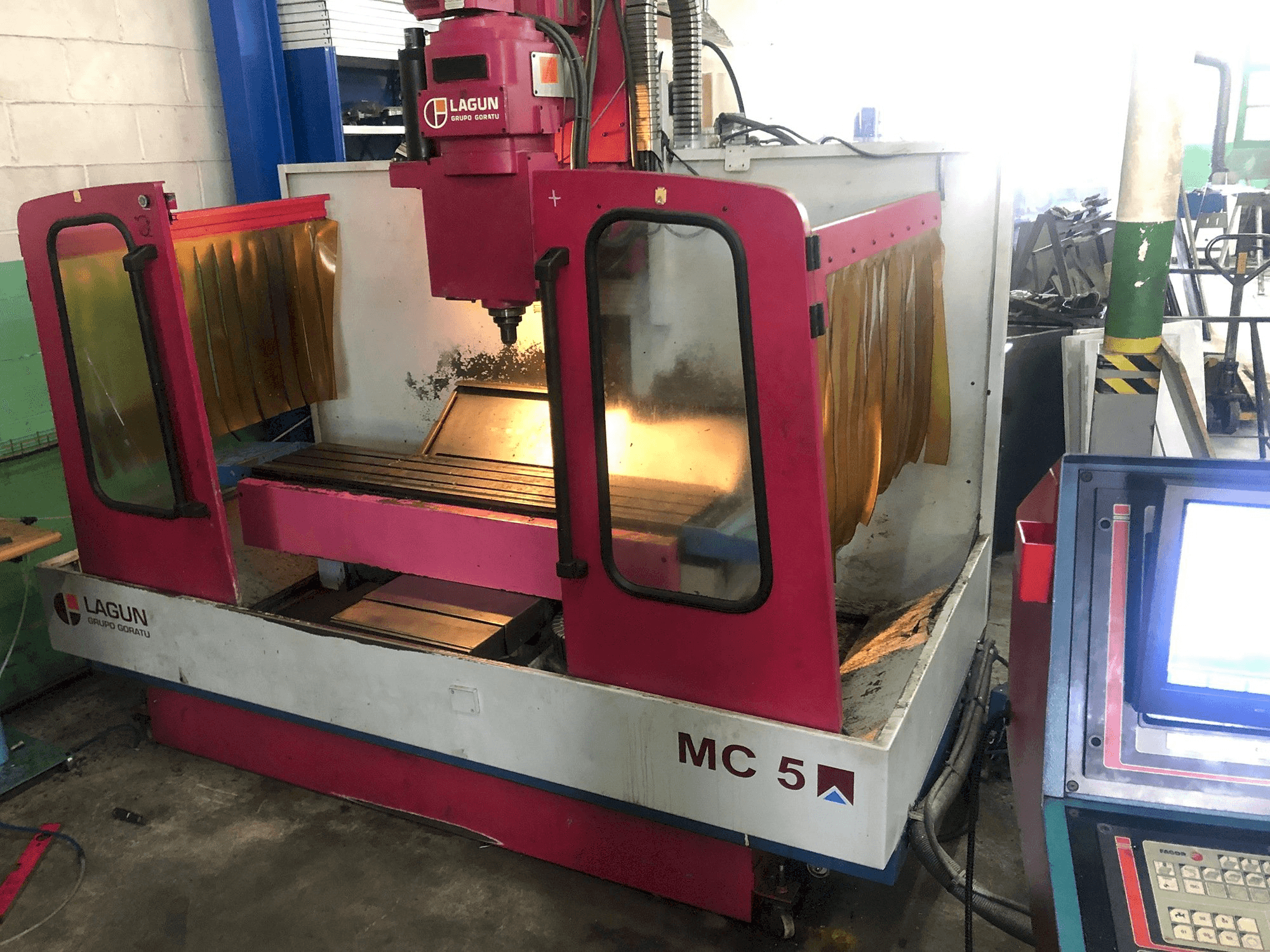Koneen LAGUN MC 5 etunäkymä