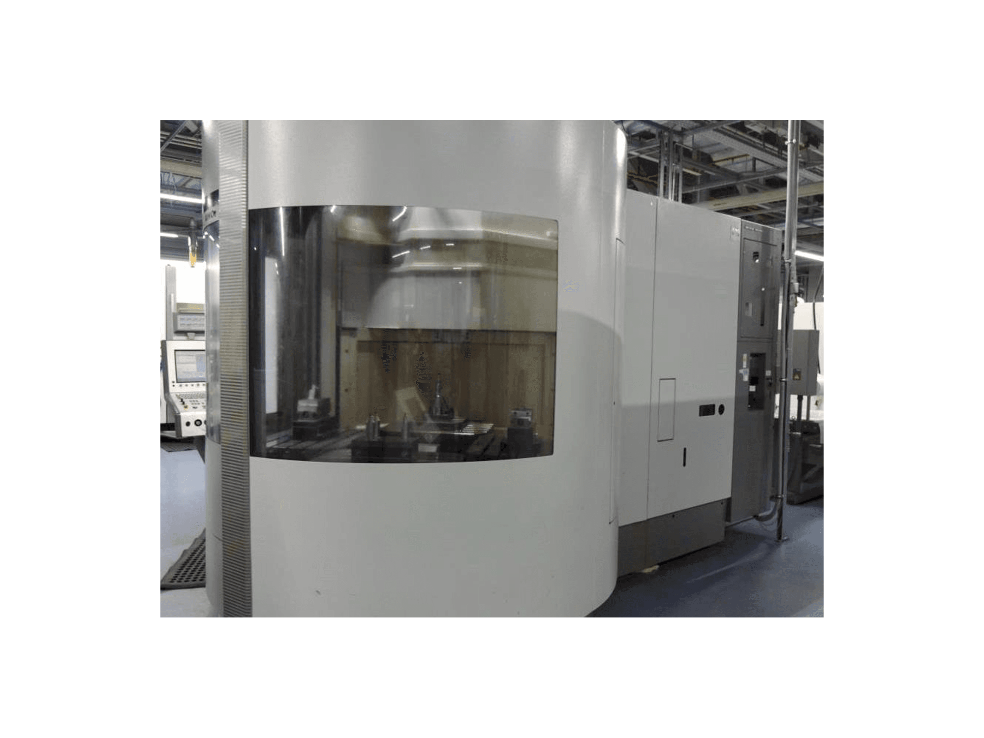 Koneen DECKEL MAHO DMC 60 T RS3 etunäkymä