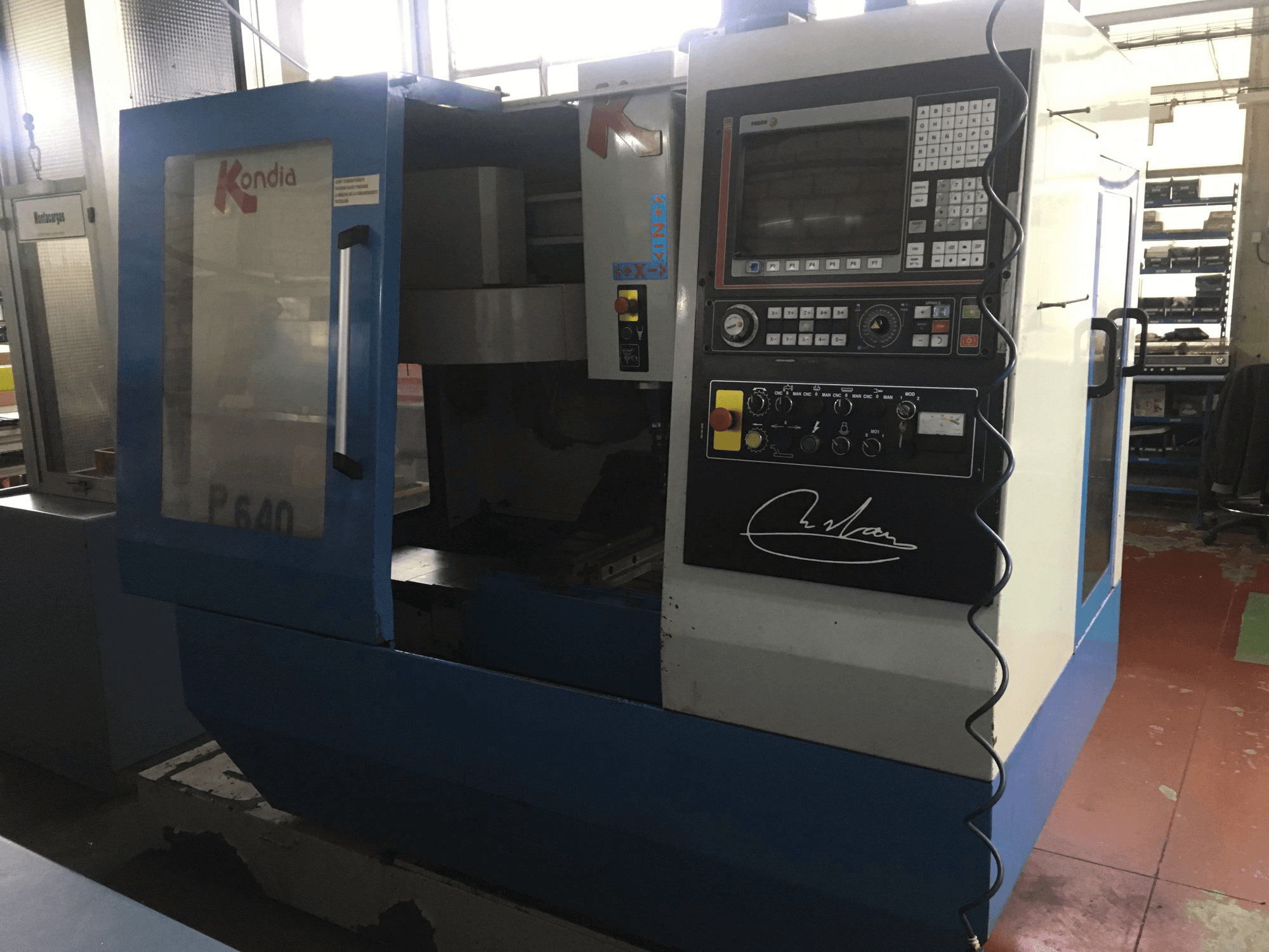 Koneen KONDIA oikea näkymä B-640