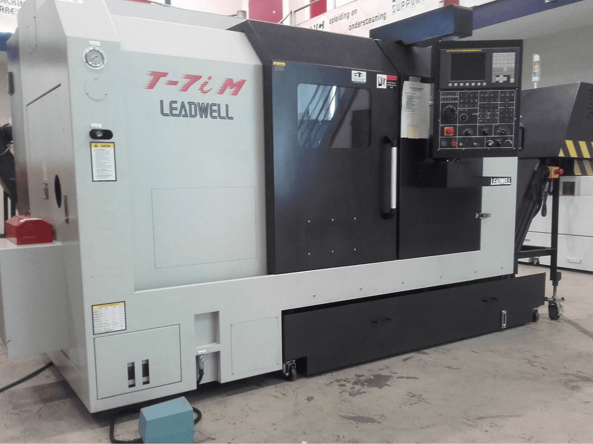 Koneen Leadwell etunäkymä T-7iM