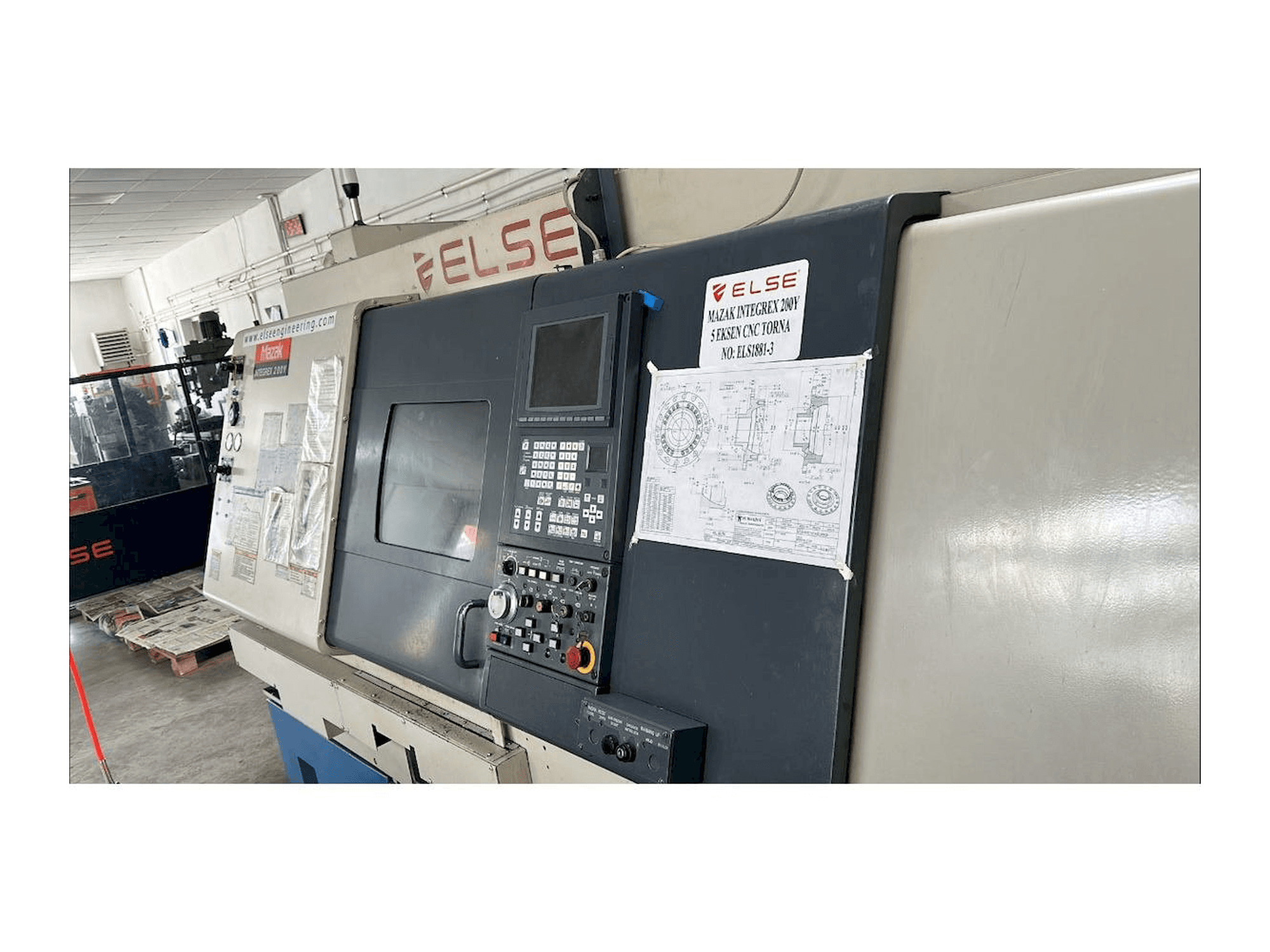Koneen Mazak Integrex 200Y etunäkymä
