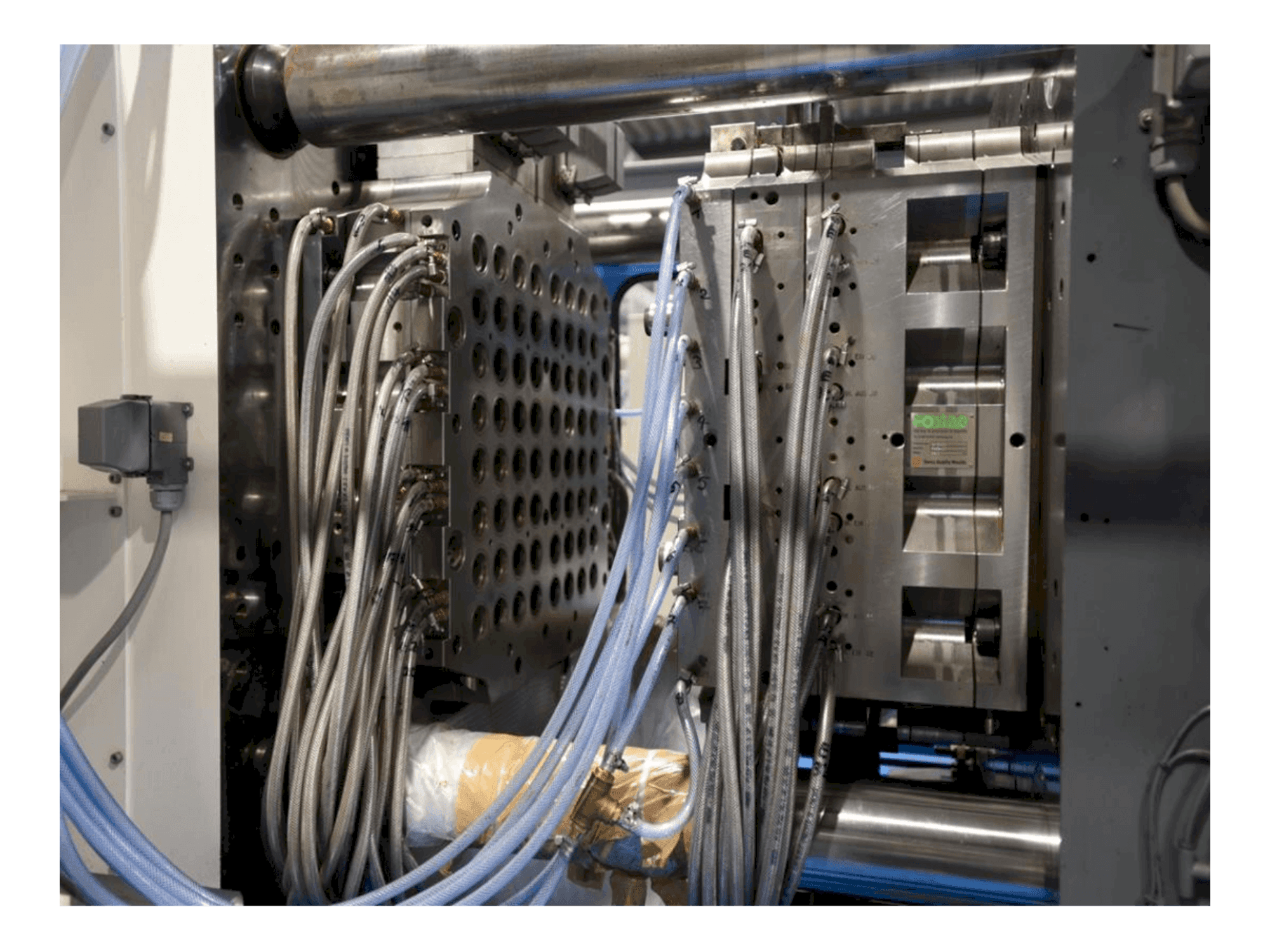 Koneen FOSTAG 64fold sivunäkymä