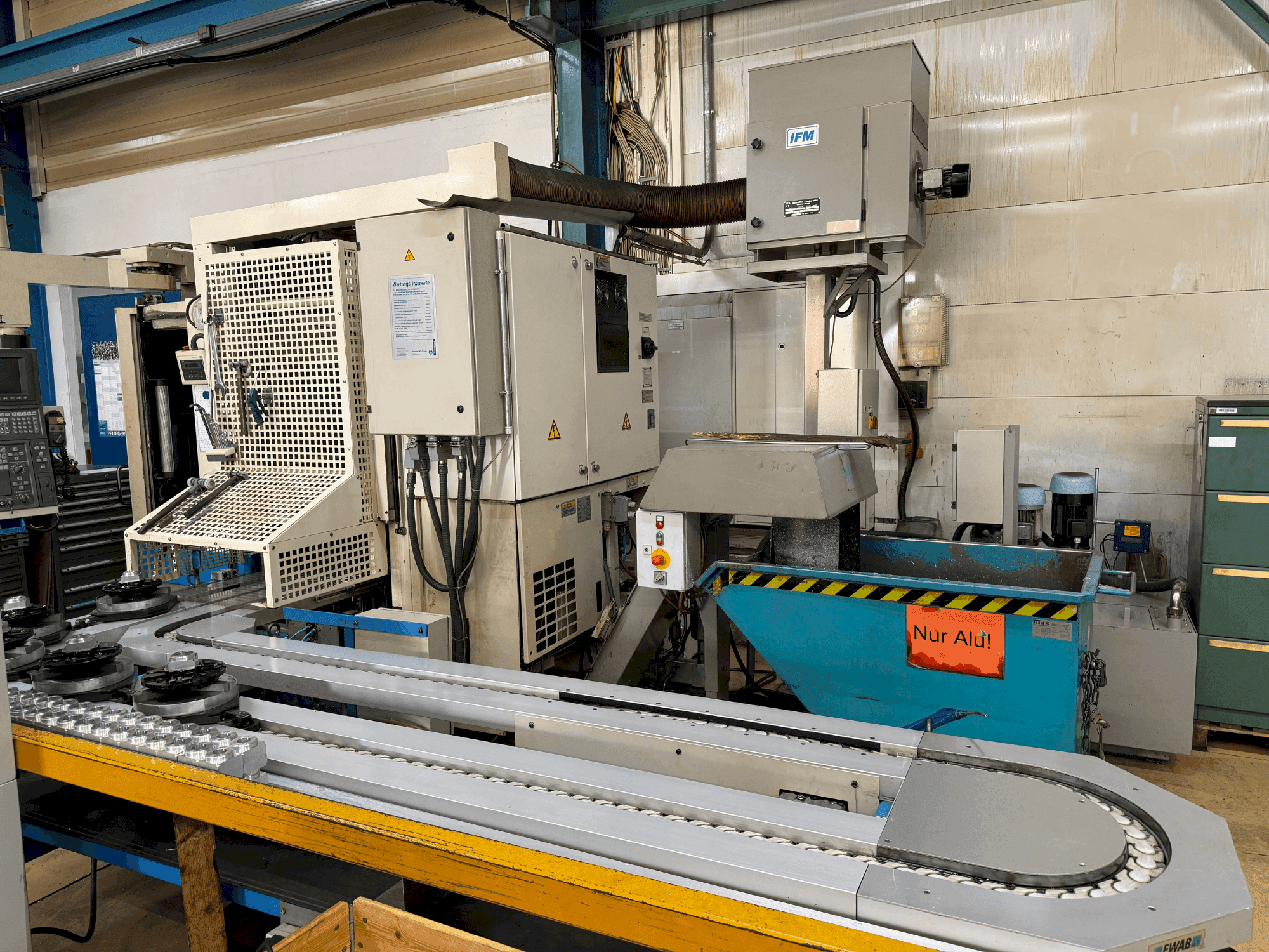 Koneen Okuma 2003 etunäkymä