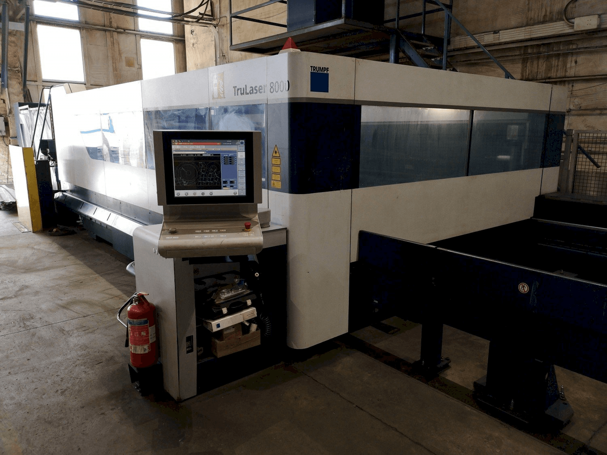 Koneen Trumpf TruLaser 8000 etunäkymä