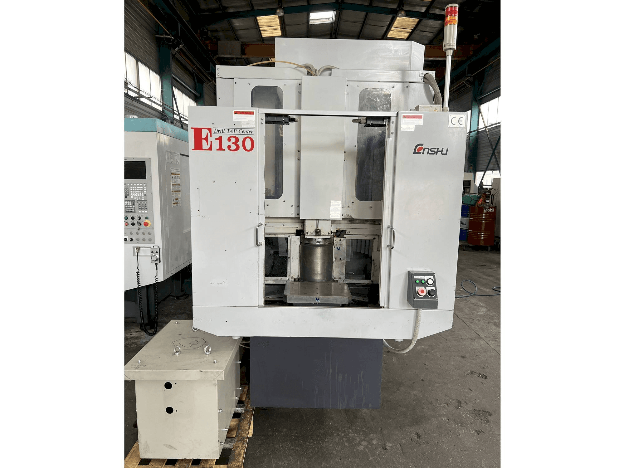 Koneen Enshu E130 etunäkymä