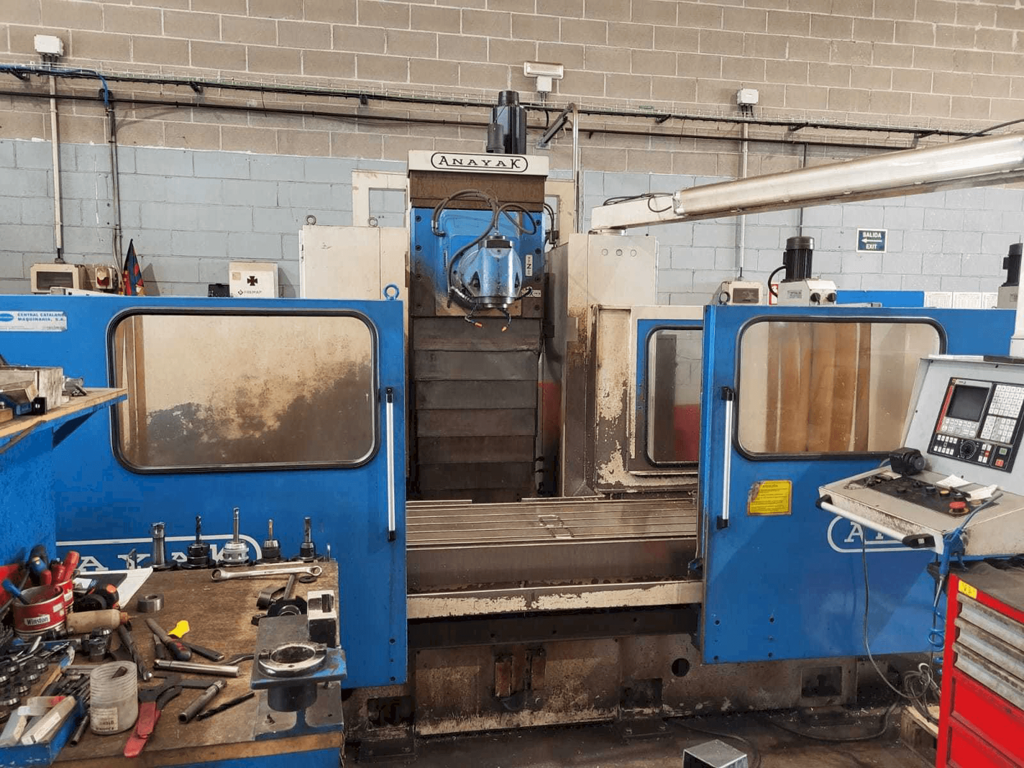 Koneen ANAYAK VH-2200 etunäkymä