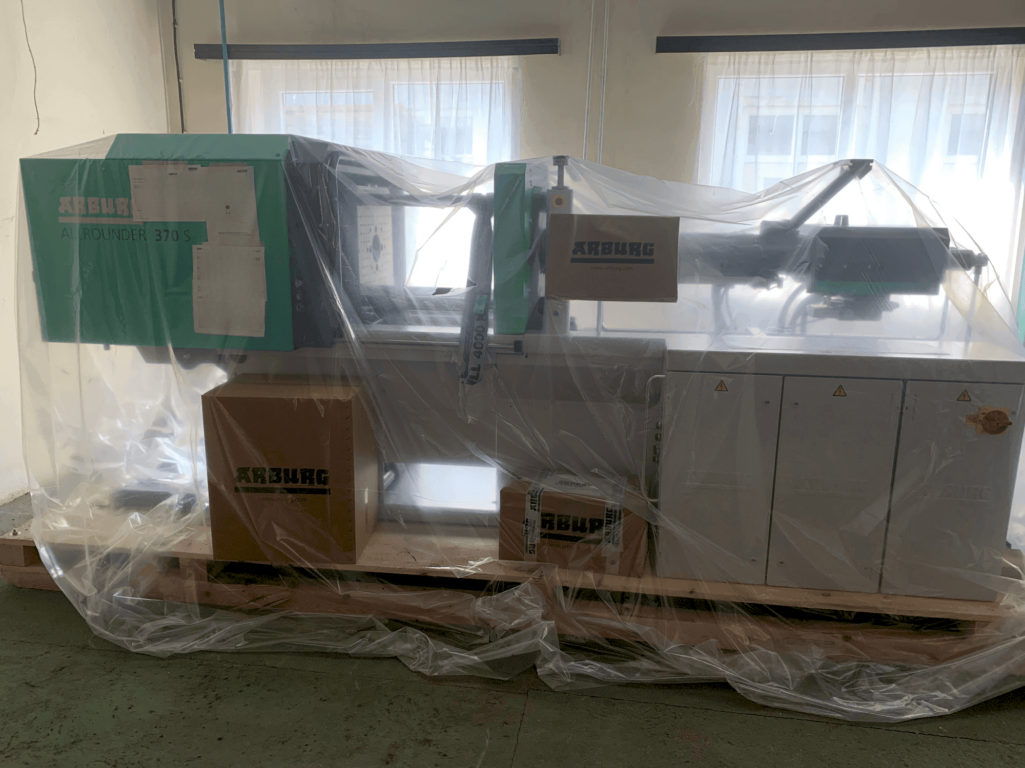 Koneen Arburg 370 S 600-290 U etunäkymä