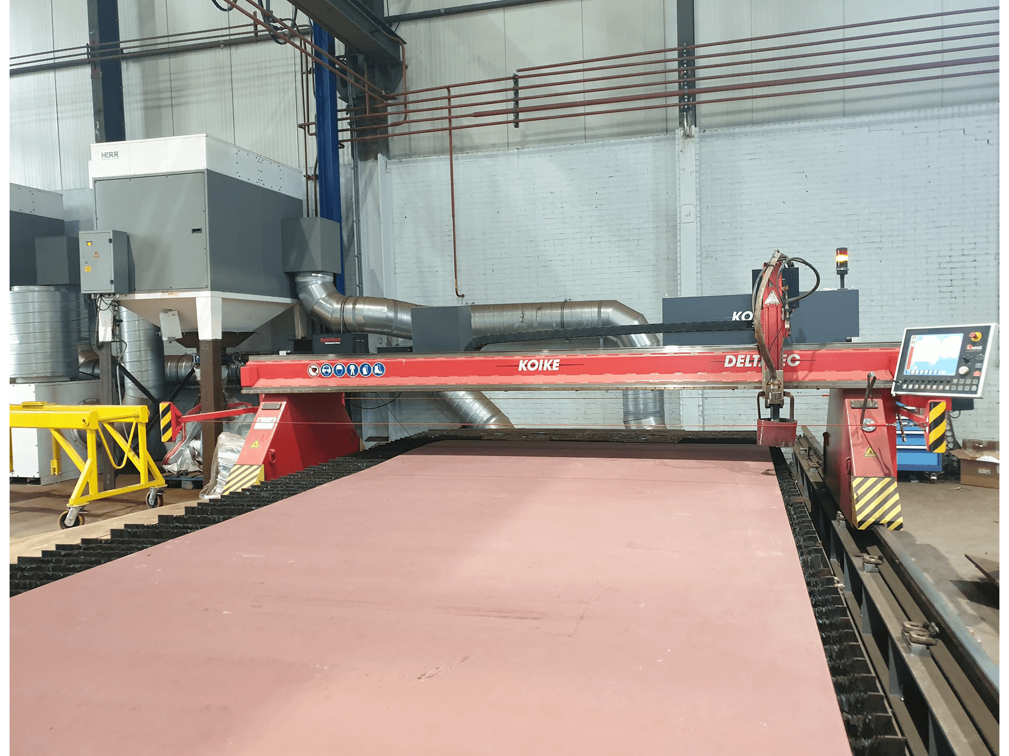 Koneen KOIKE etunäkymä DELTATEC 4000