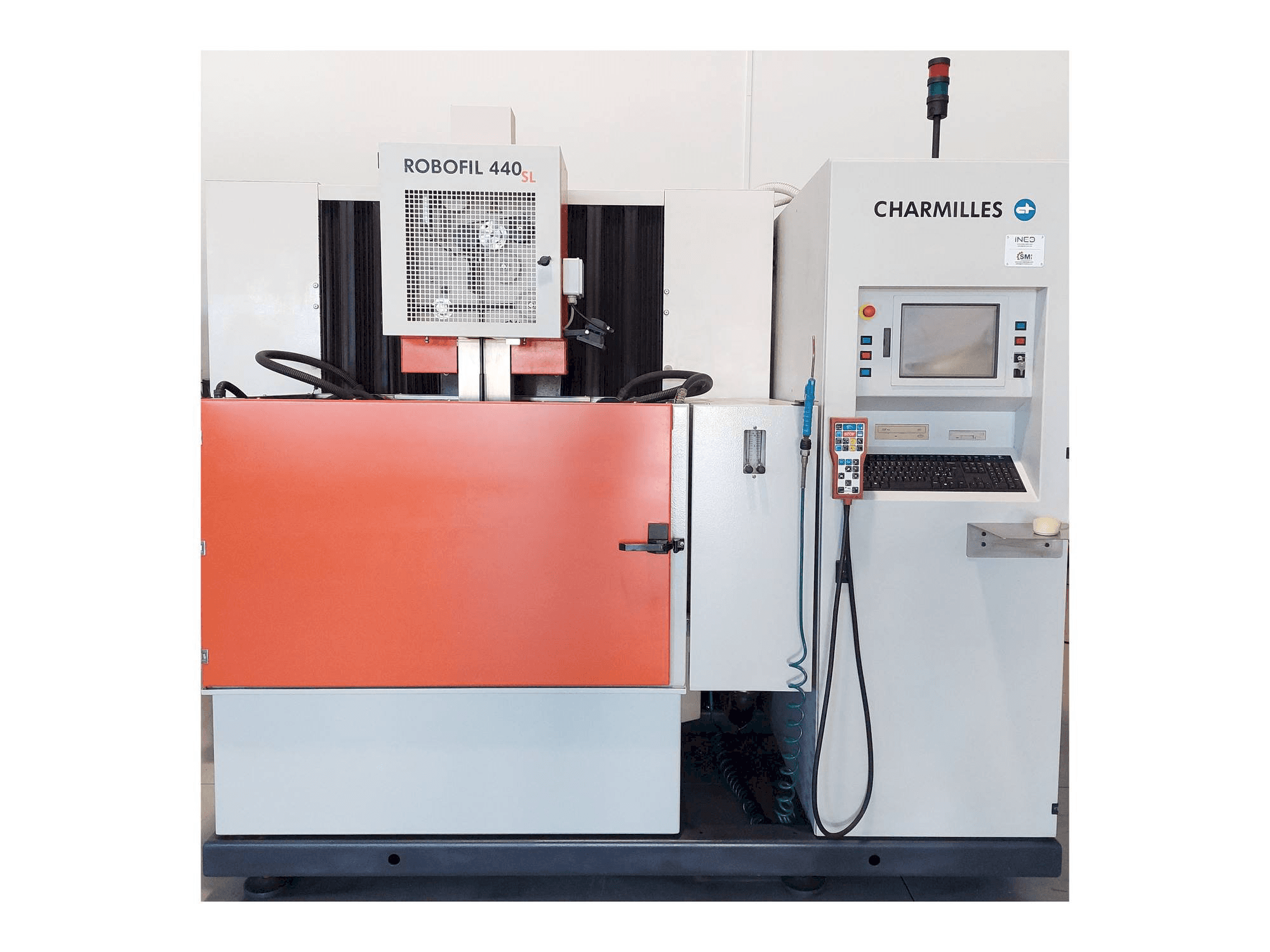 Koneen CHARMILLES ROBOFIL 440SL etunäkymä