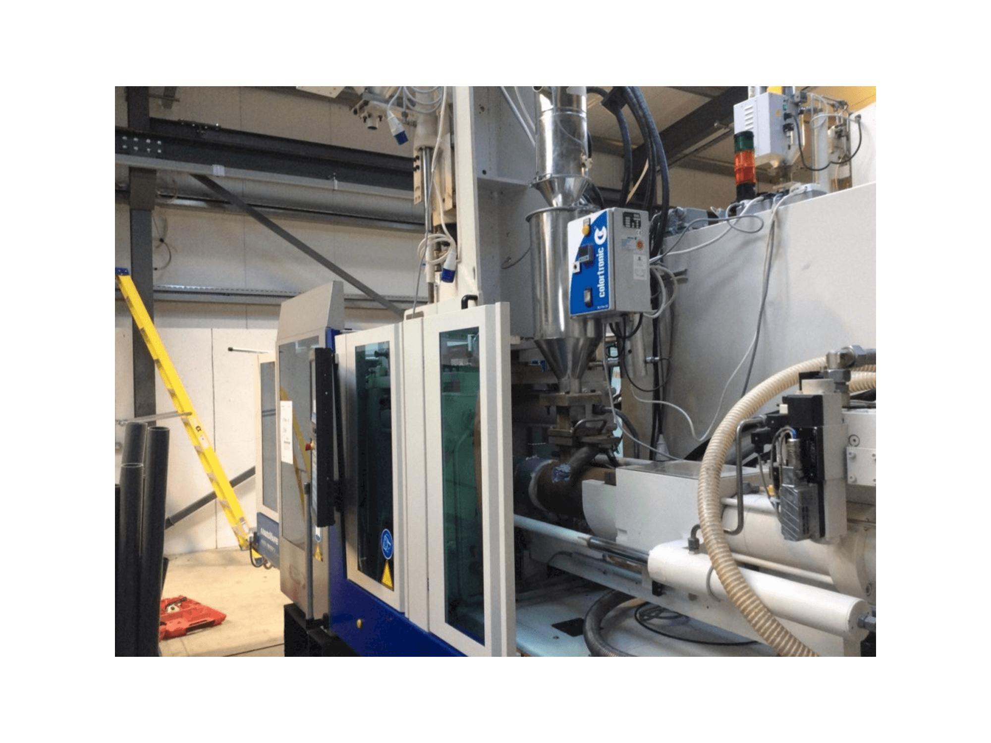 Koneen Krauss Maffei 80-180-55 CX V etunäkymä