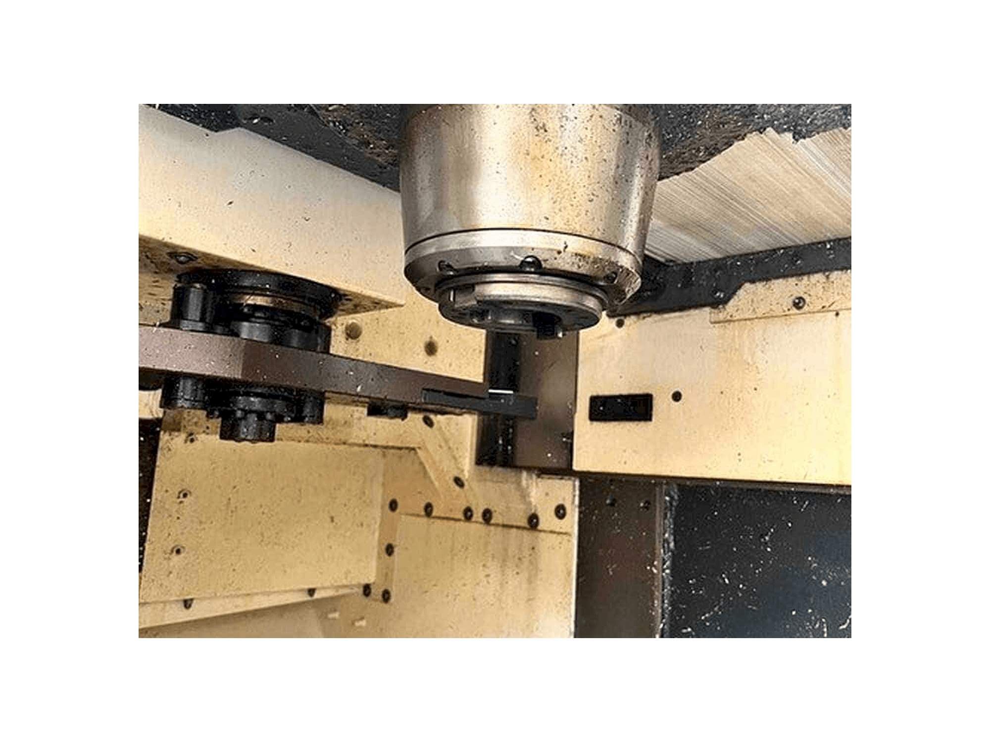 Koneen DMG MORI CMX 50 U etunäkymä