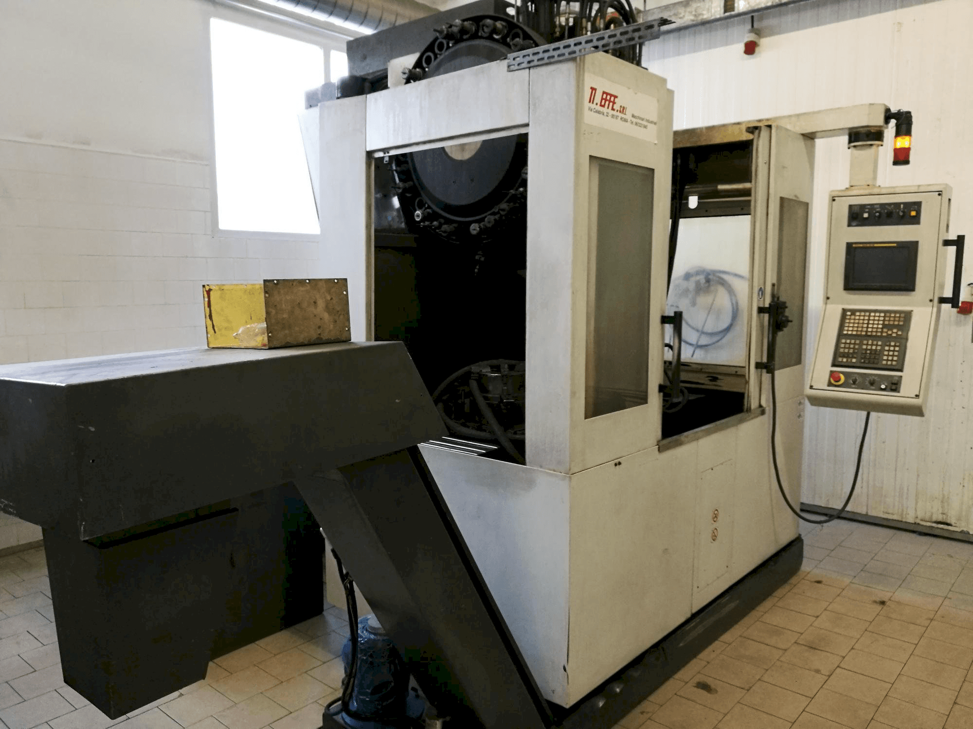 Koneen RMT Kompakt 8 etunäkymä