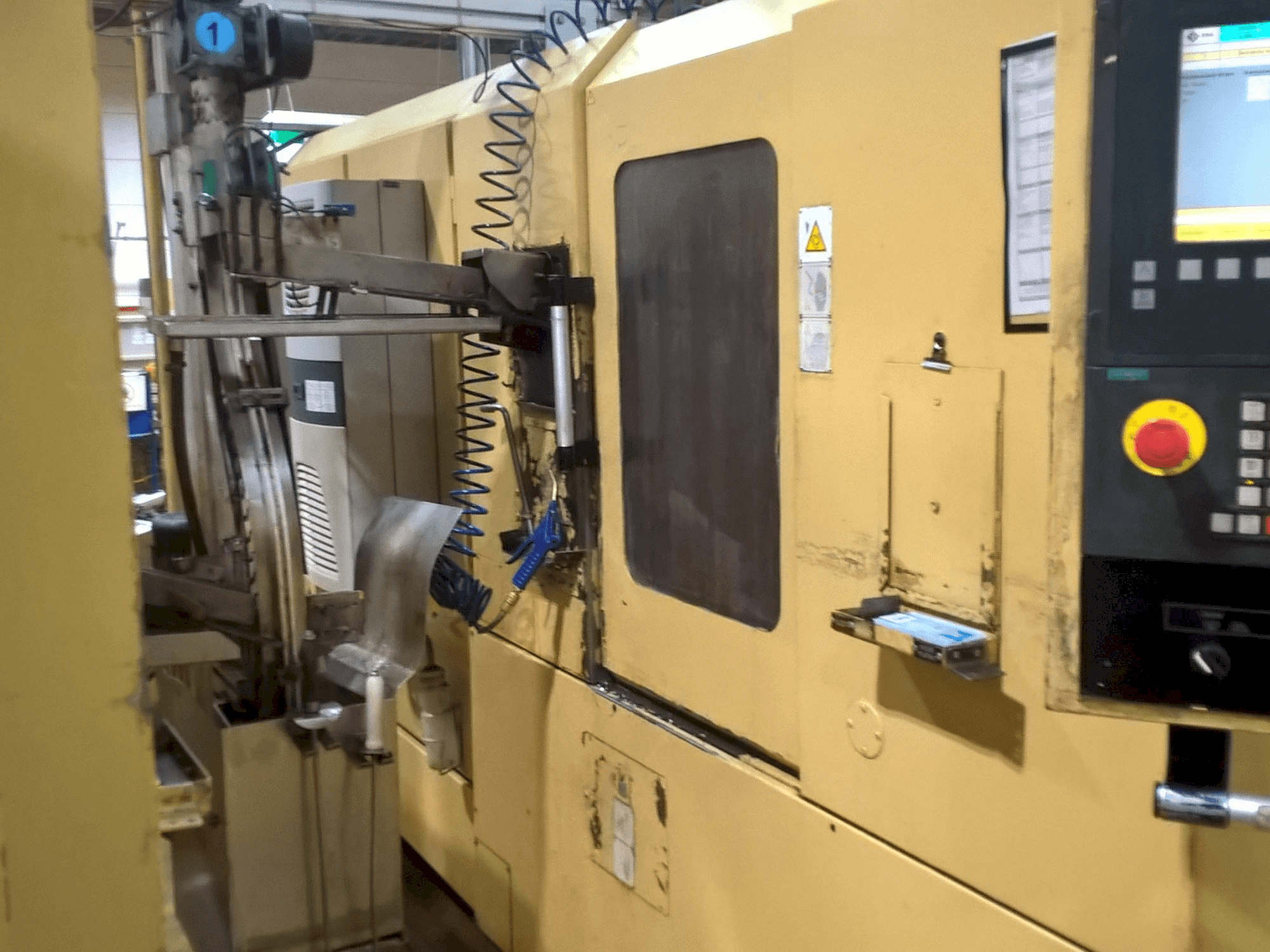 Koneen TAJMAC-ZPS SAL 100/4 oikean sivun näkymä