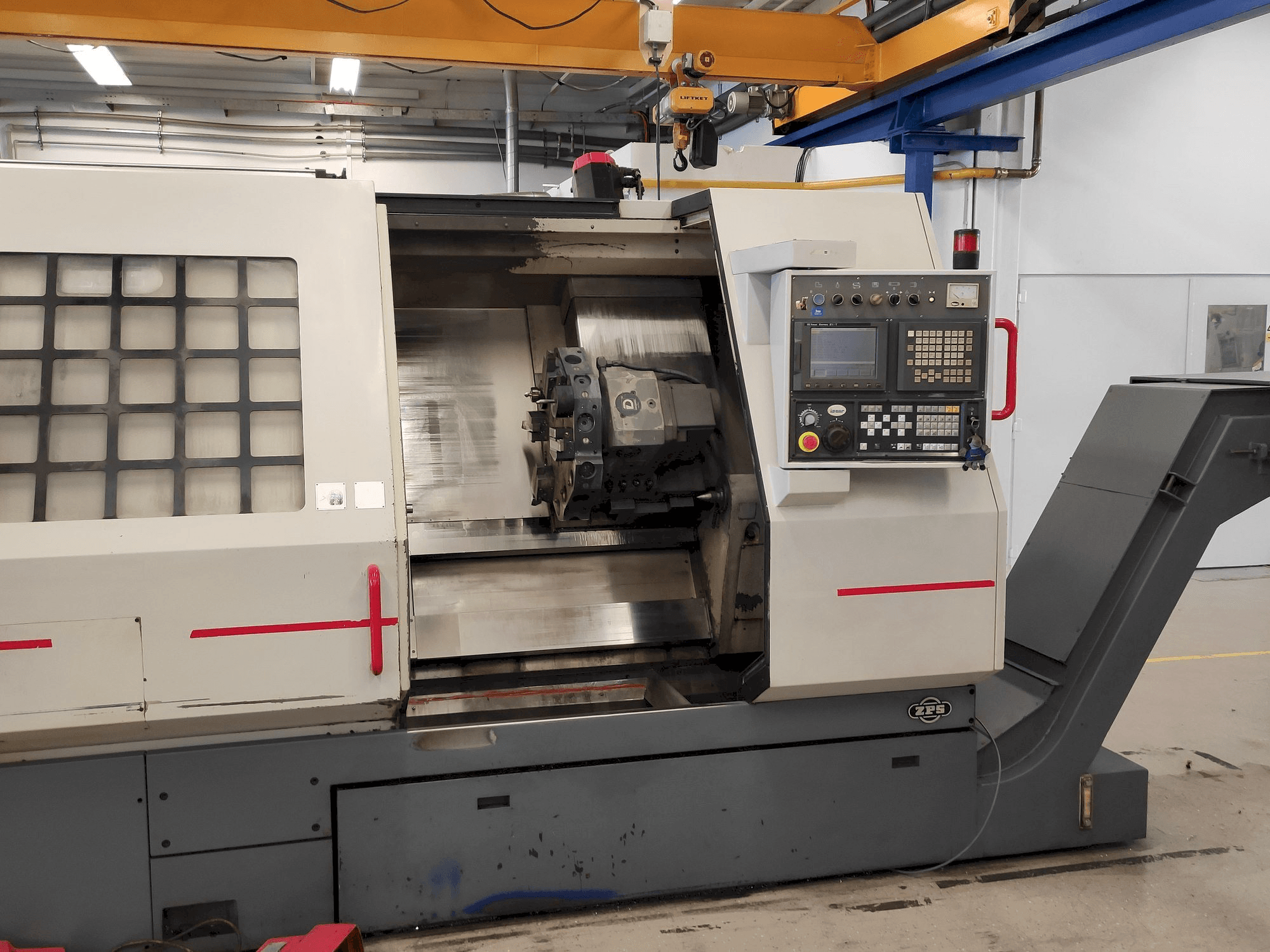 Koneen ZPS S-80/750 CNC etunäkymä