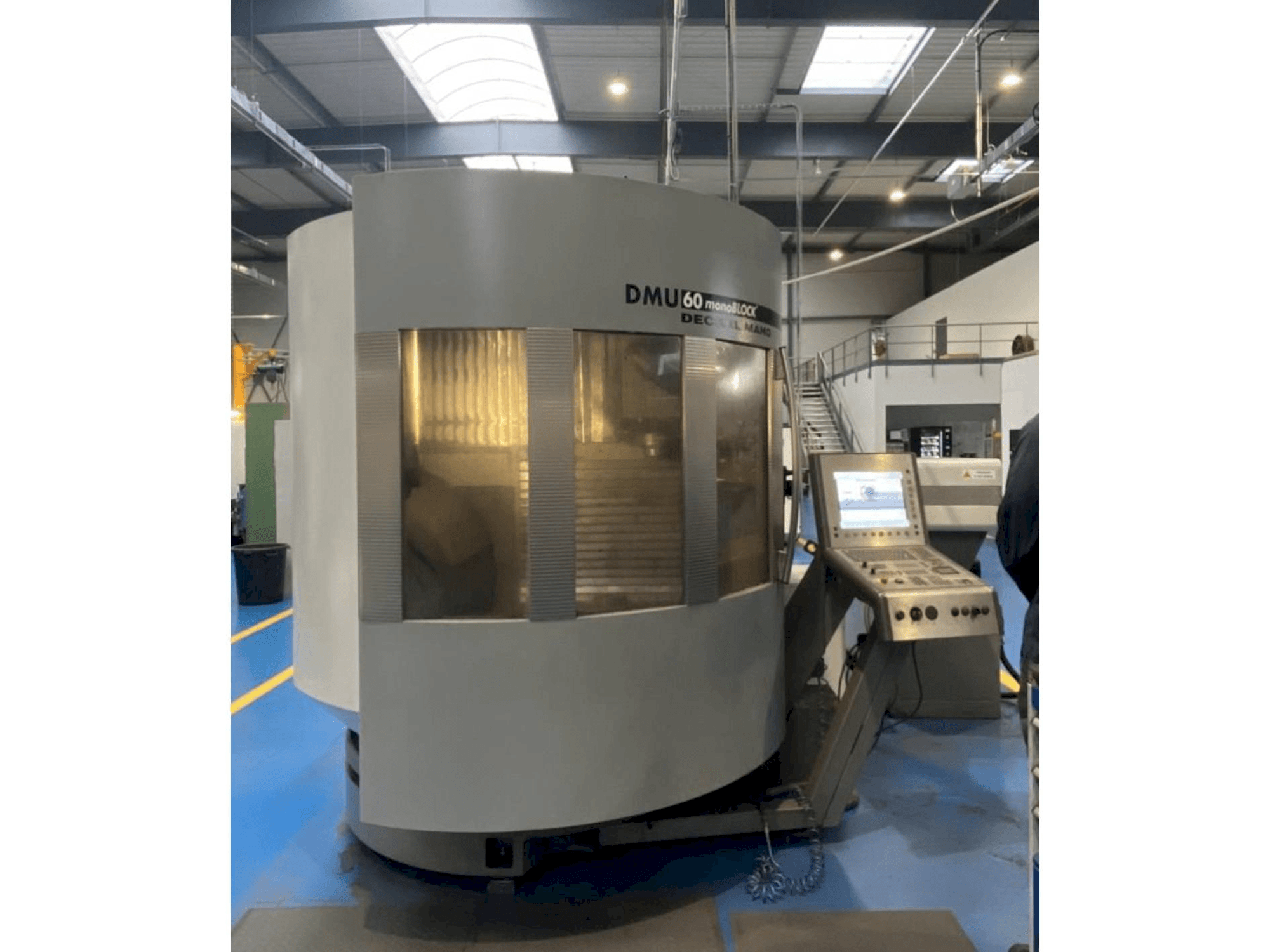 Koneen DECKEL MAHO Type DMU60 MonoBlock etunäkymä