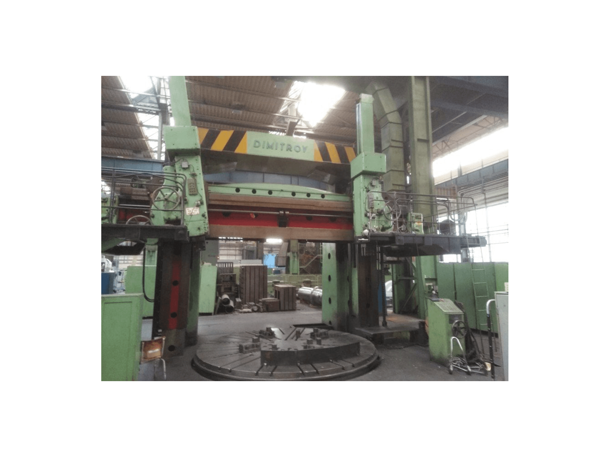 Koneen Dimitrov 4000 vasen näkymä