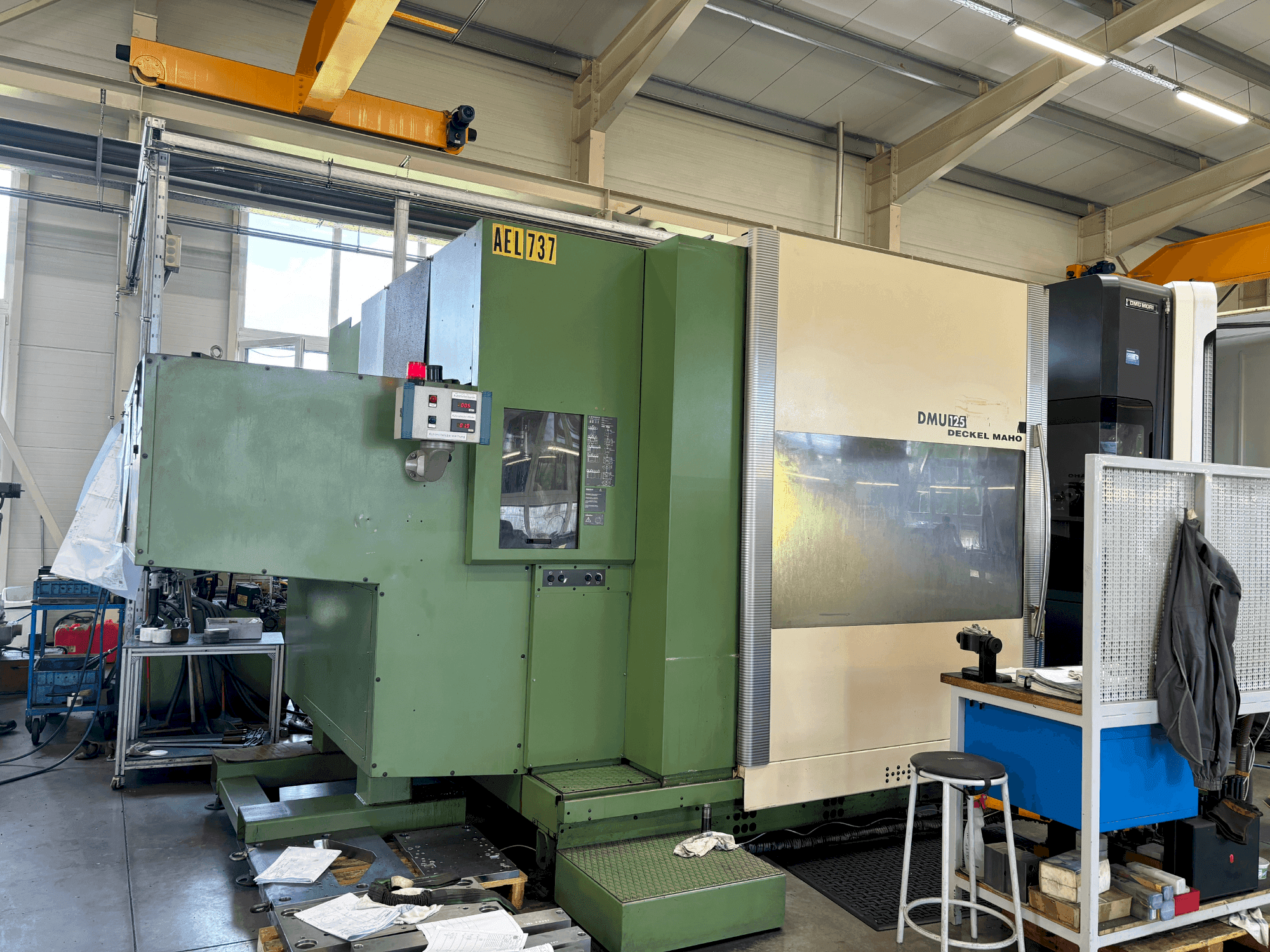 Koneen DMG MORI DMU 125 etunäkymä