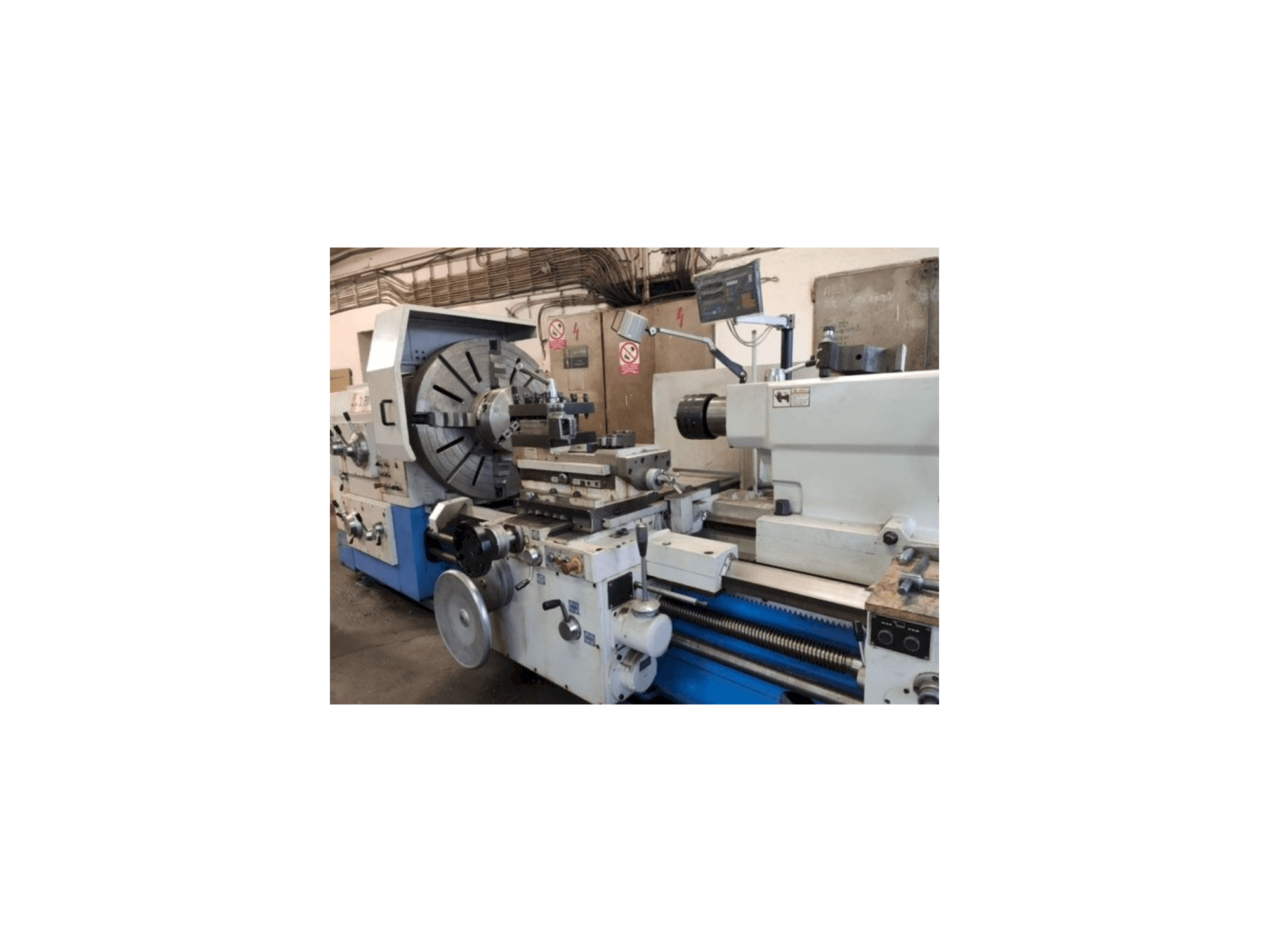 Koneen KNUTH DL E Heavy 500/1500 etunäkymä