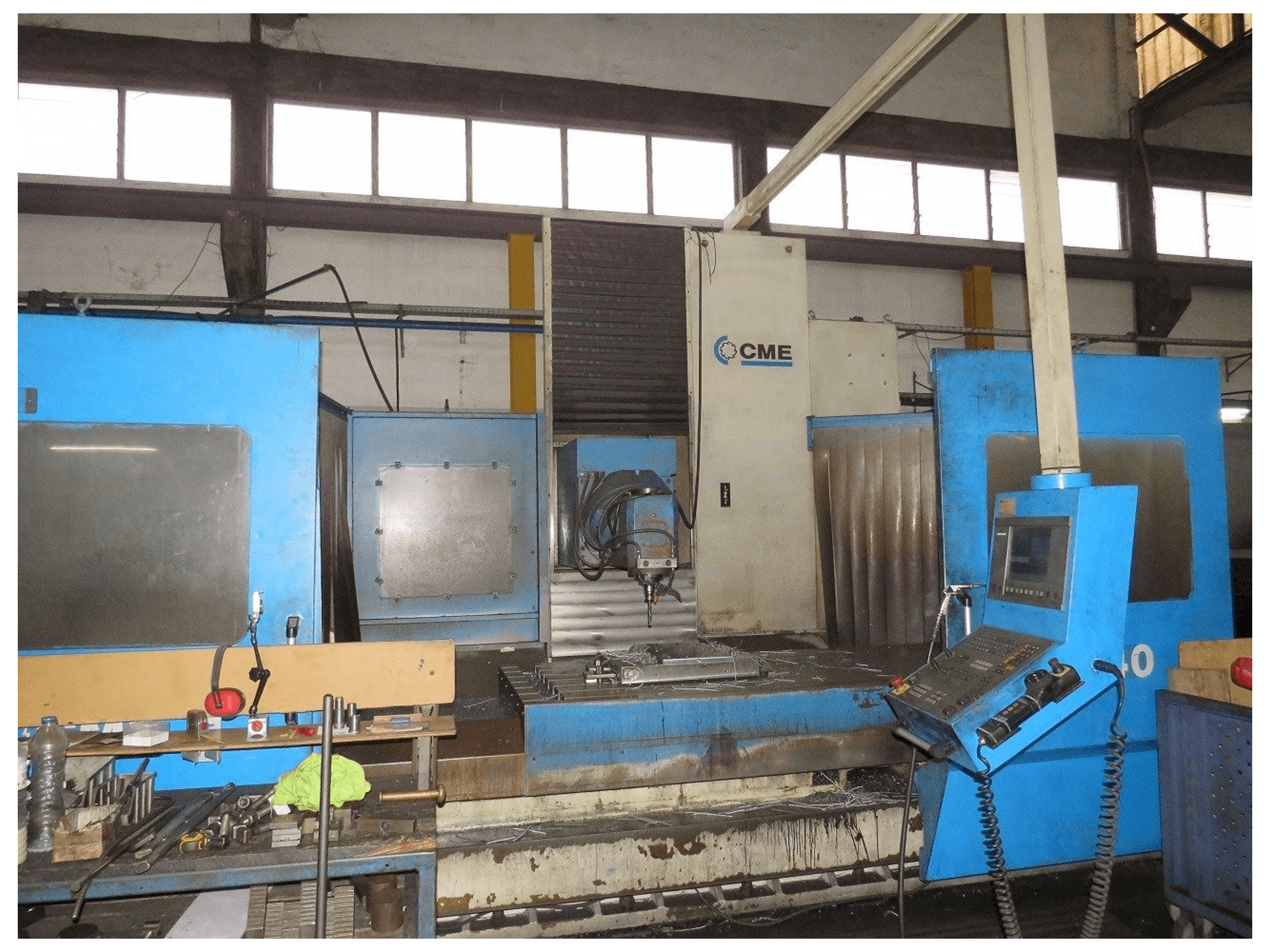 Koneen CME HZ40 etunäkymä