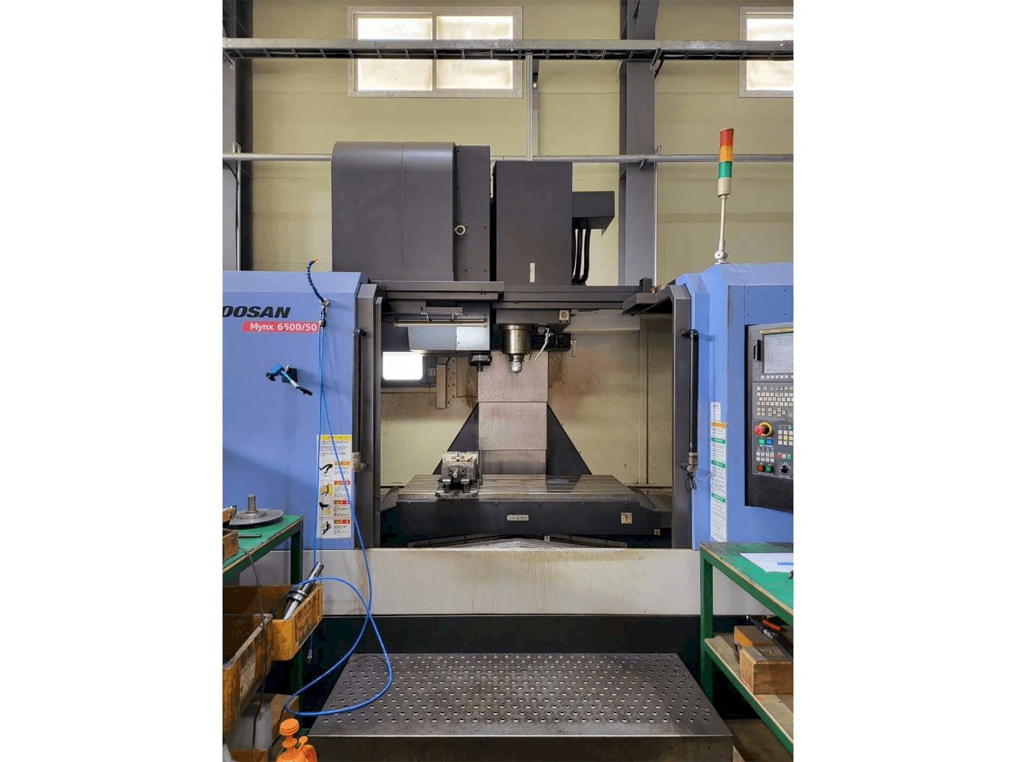 Koneen Doosan MYNX 6500/50 etunäkymä