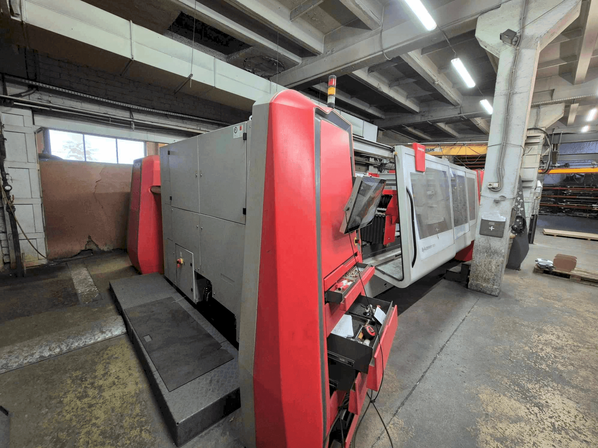 Koneen Bystronic ByAutonom 3015 etunäkymä