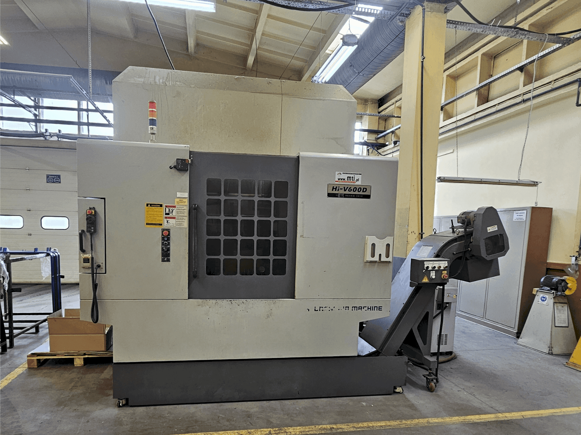 Koneen HYUNDAI KIA Hi-V600D etunäkymä