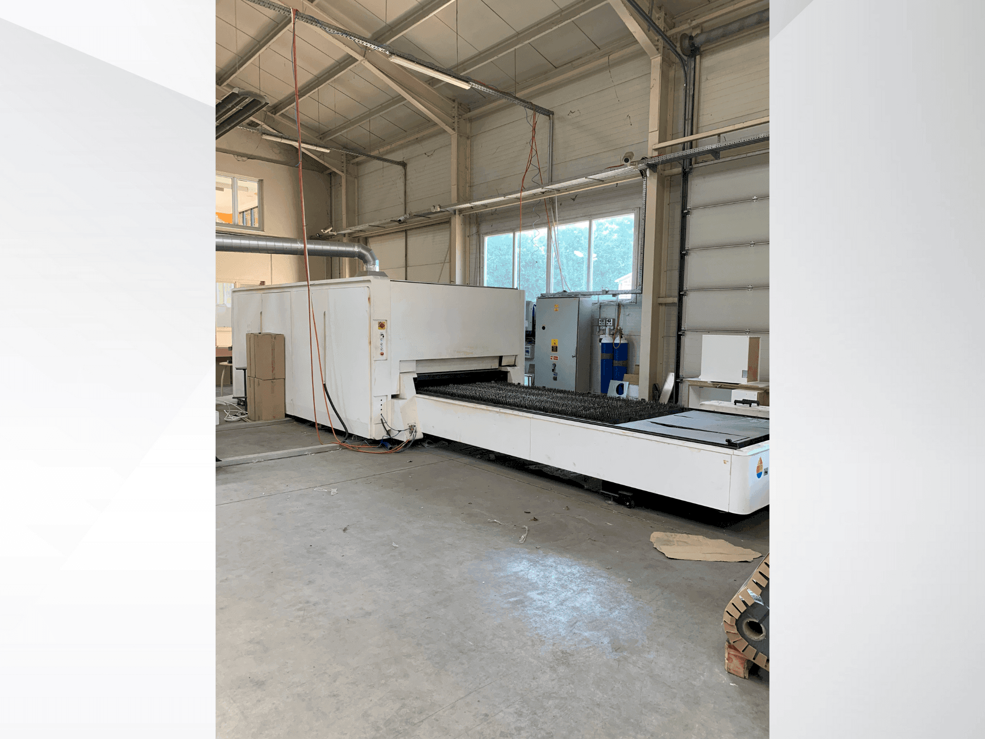 Koneen Bodor P3015 etunäkymä