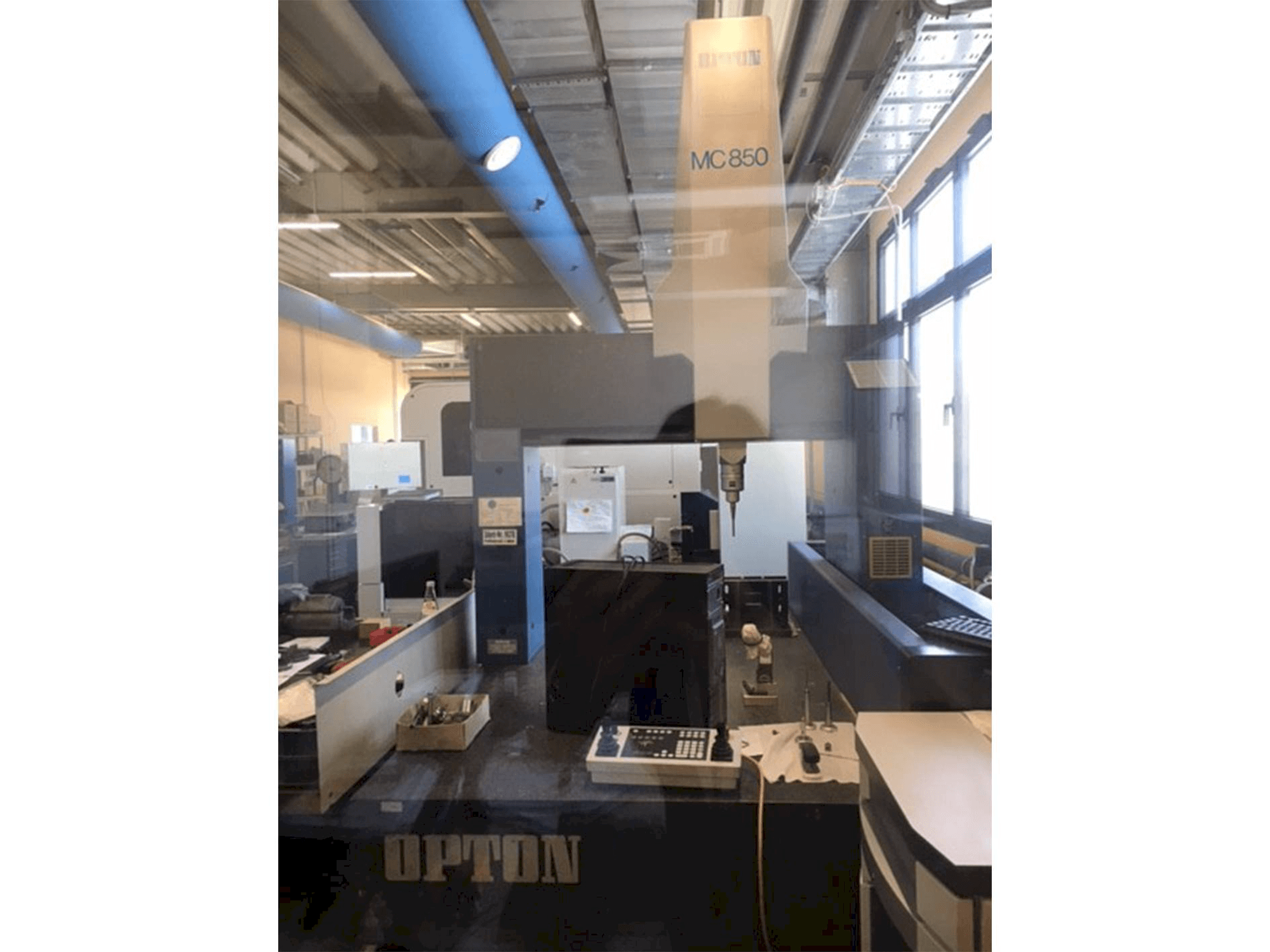 Koneen ZEISS Opton MC 850 etunäkymä