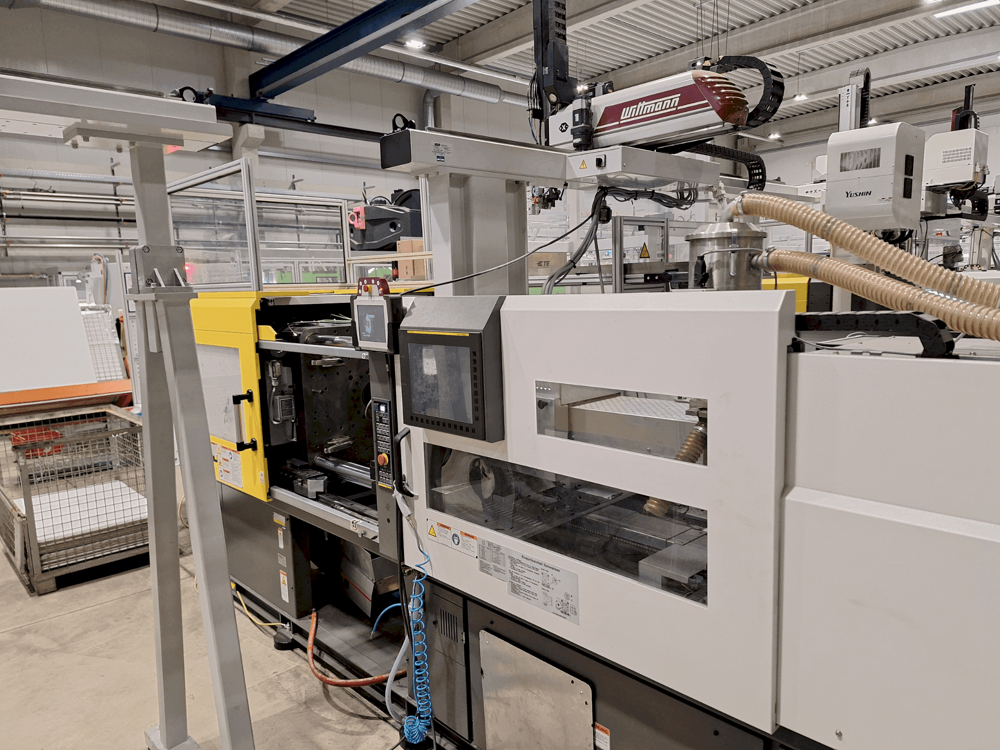 Koneen FANUC ROBOSHOT S150iA (2021) etunäkymä